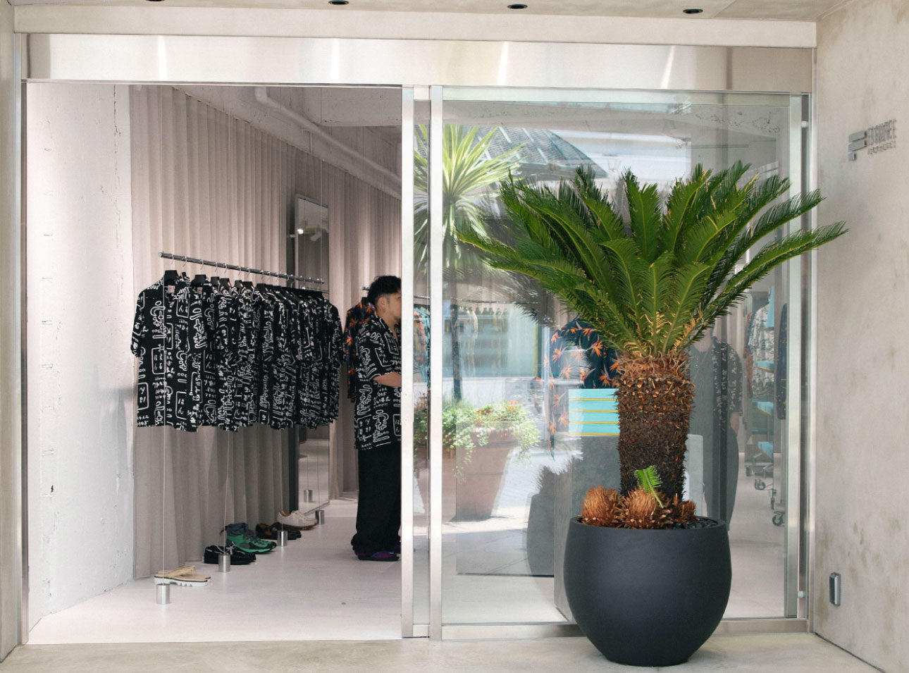 FIGURE|ARCHIVE ALOHA BLOSSOM WANDERING STORE