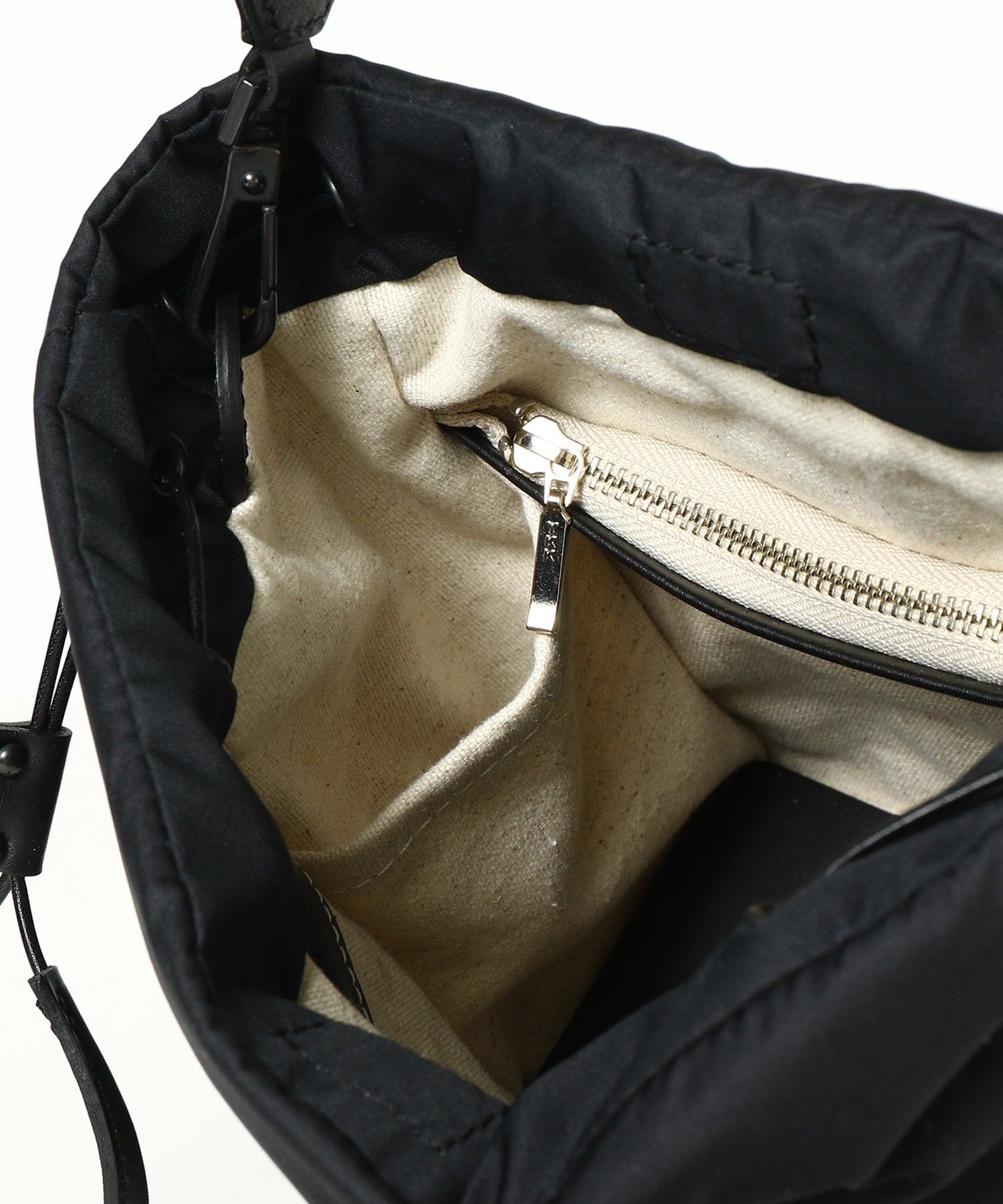 BASIC POUCH S (POYESTER)