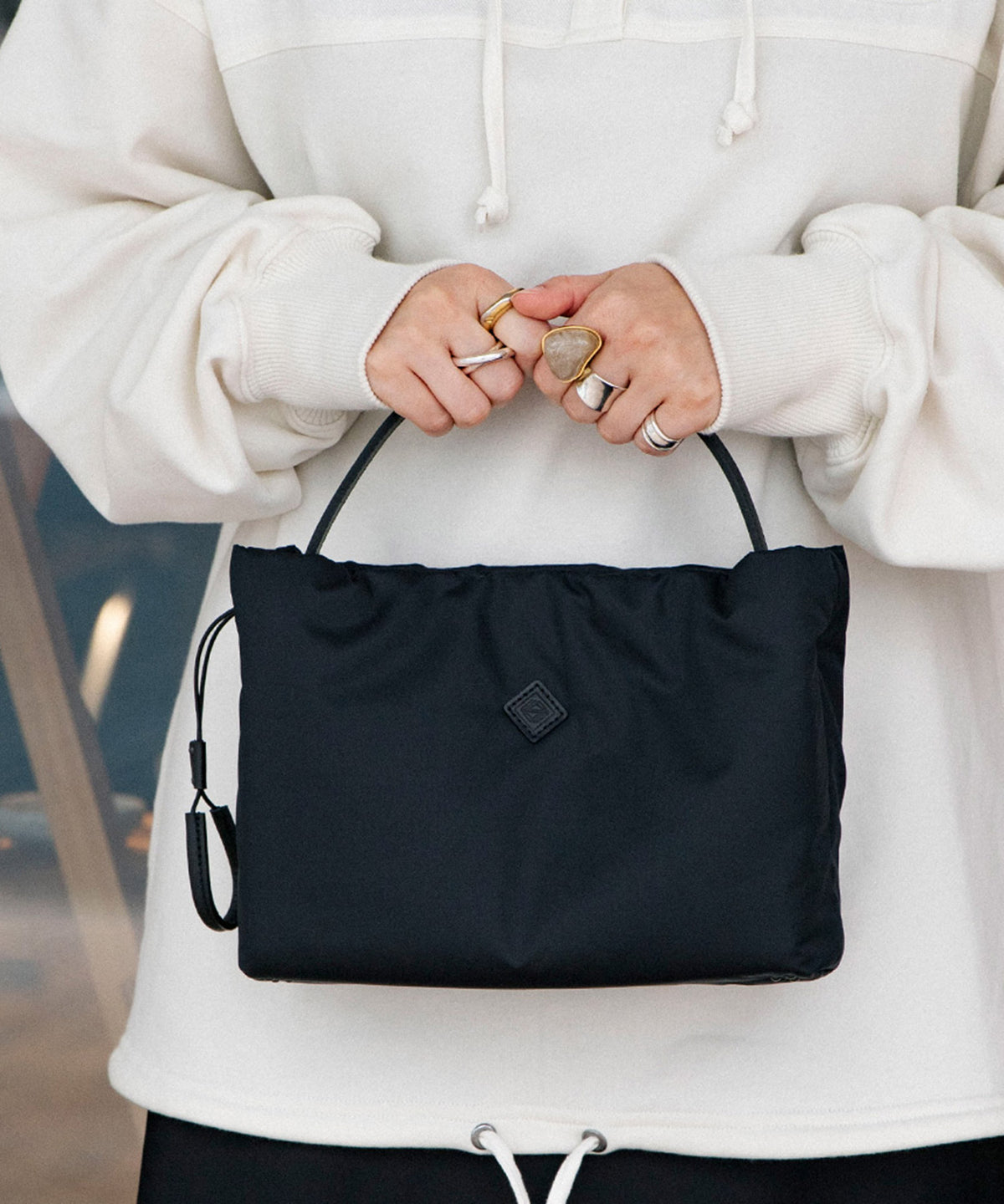 BASIC POUCH M (POLYESTER)+SHOULDER