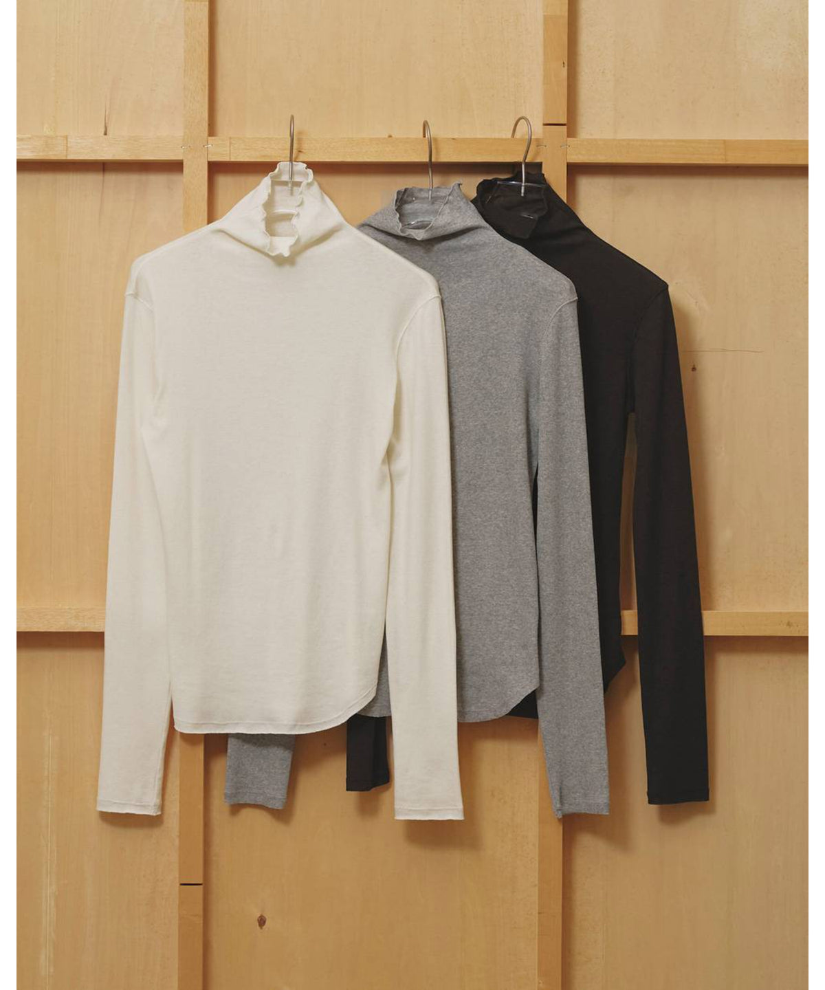 Soft Fraise Turtleneck Tops