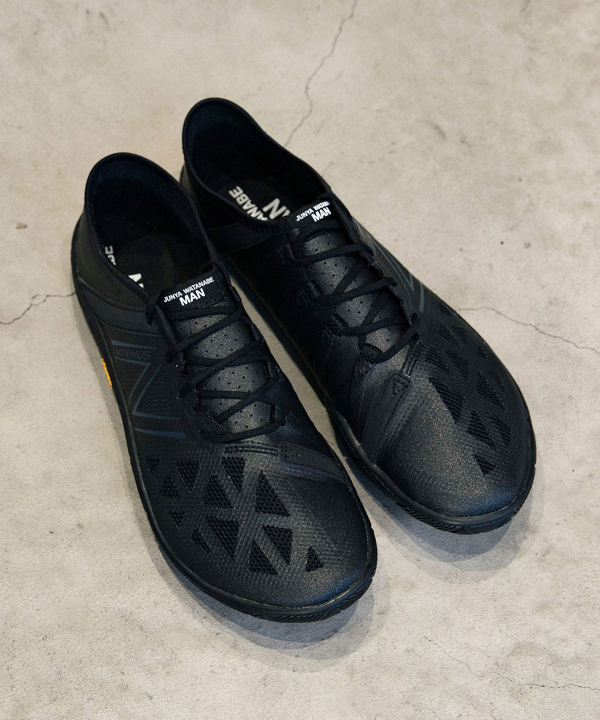 合皮 NEWBALANCE UX200