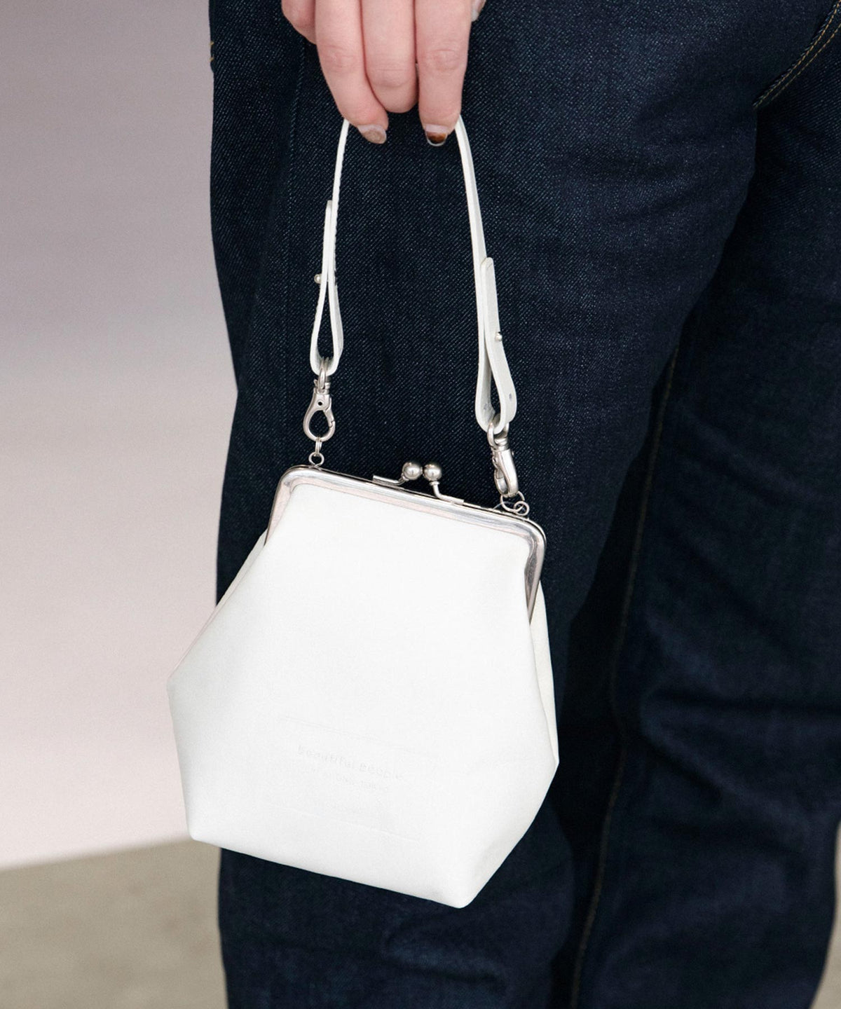 clasp shoulder hand pouch