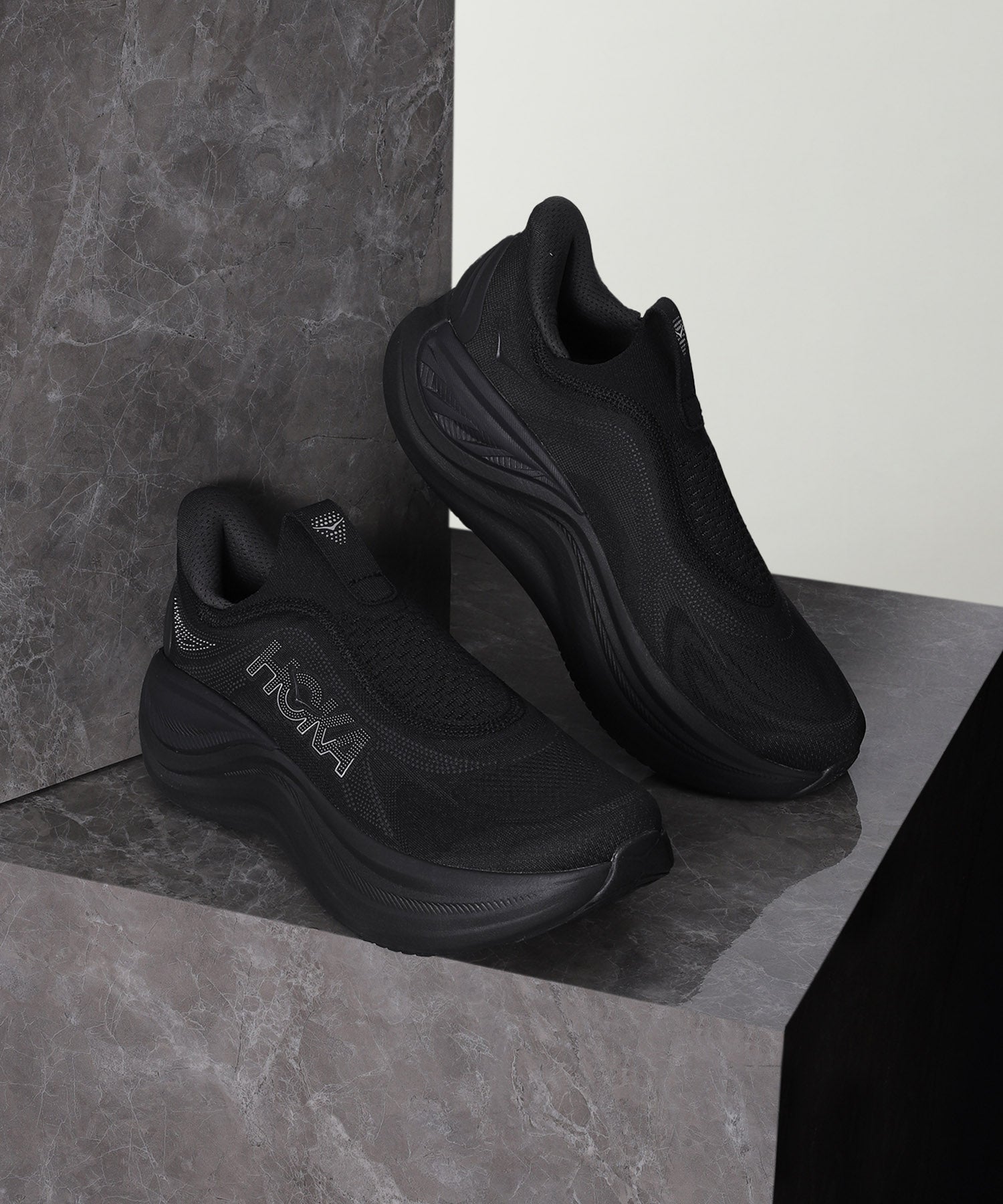 SKYWARD LACELESS (Men) - HOKA (ホカ) - shoes (シューズ) | FIGURE