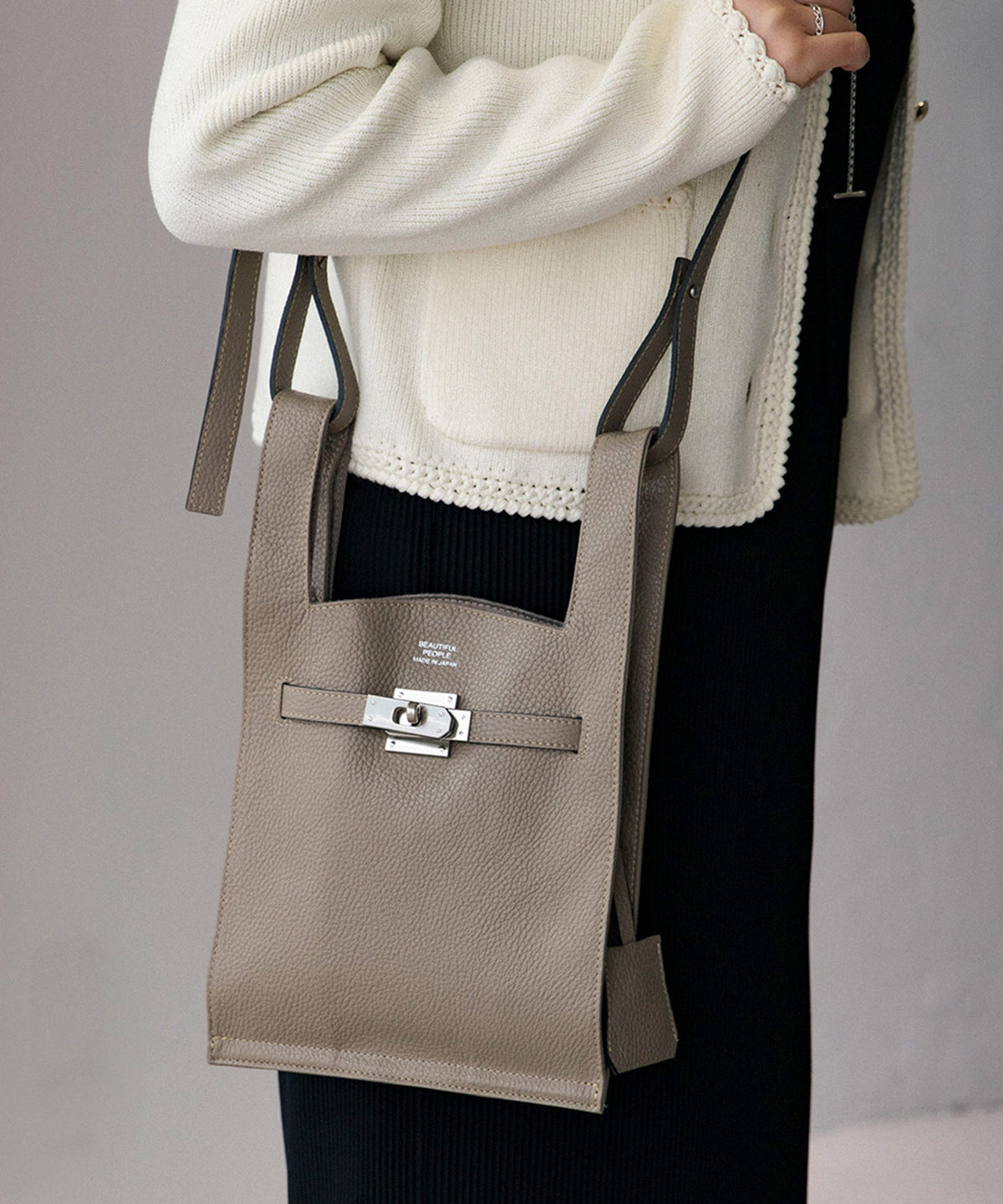 market shoulder bag in shrink leather