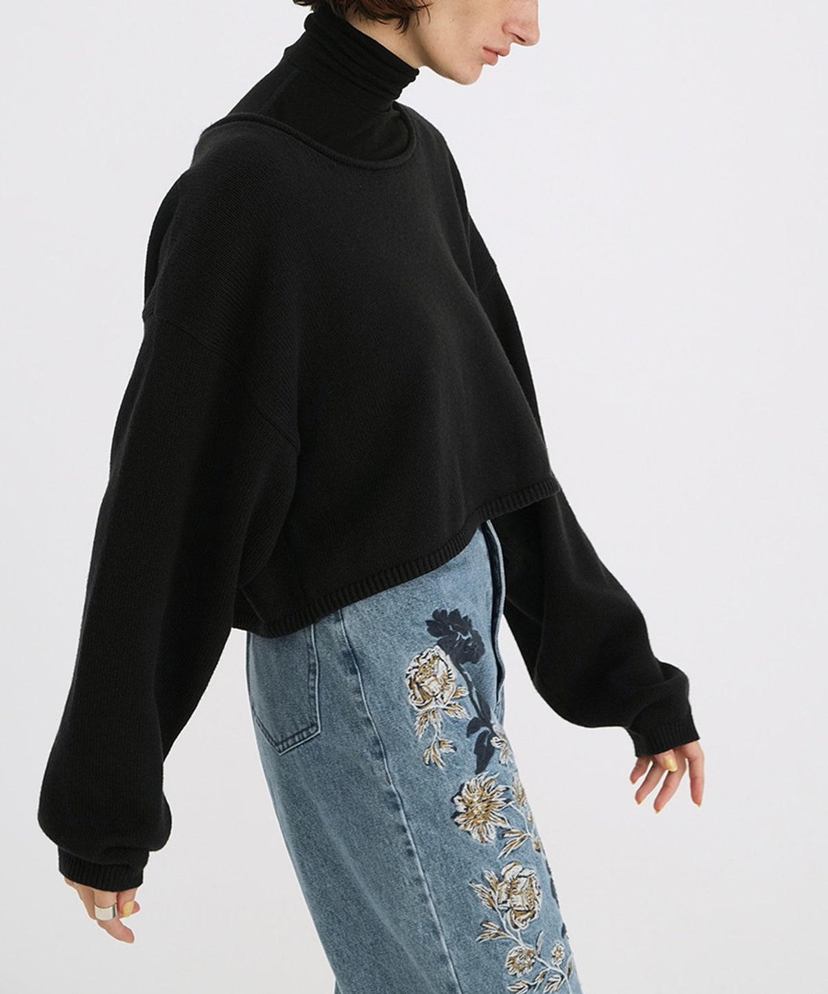 ROLL NECK SHORT KNIT TOPS