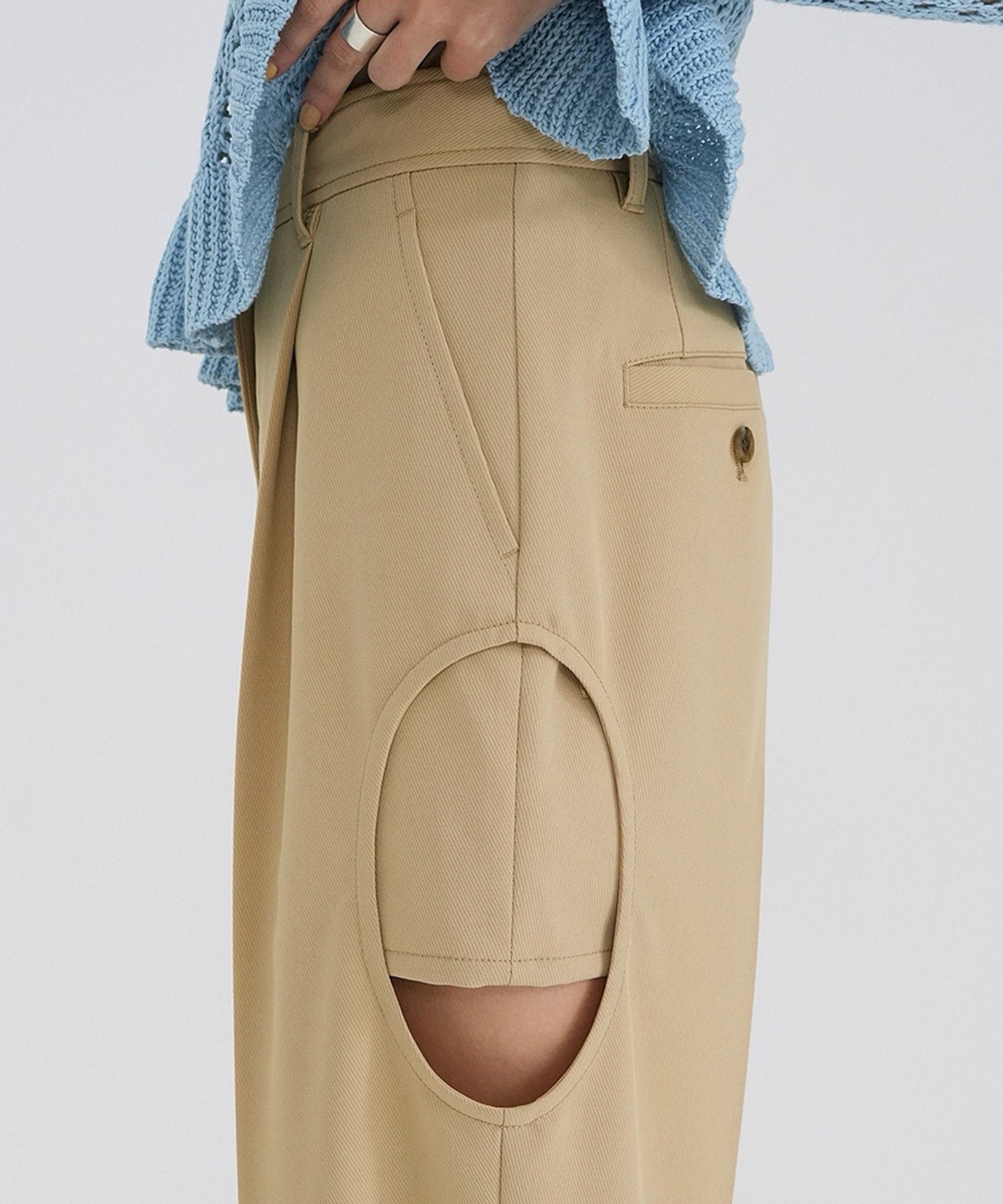 SIDE CIRCLE CUT PANTS