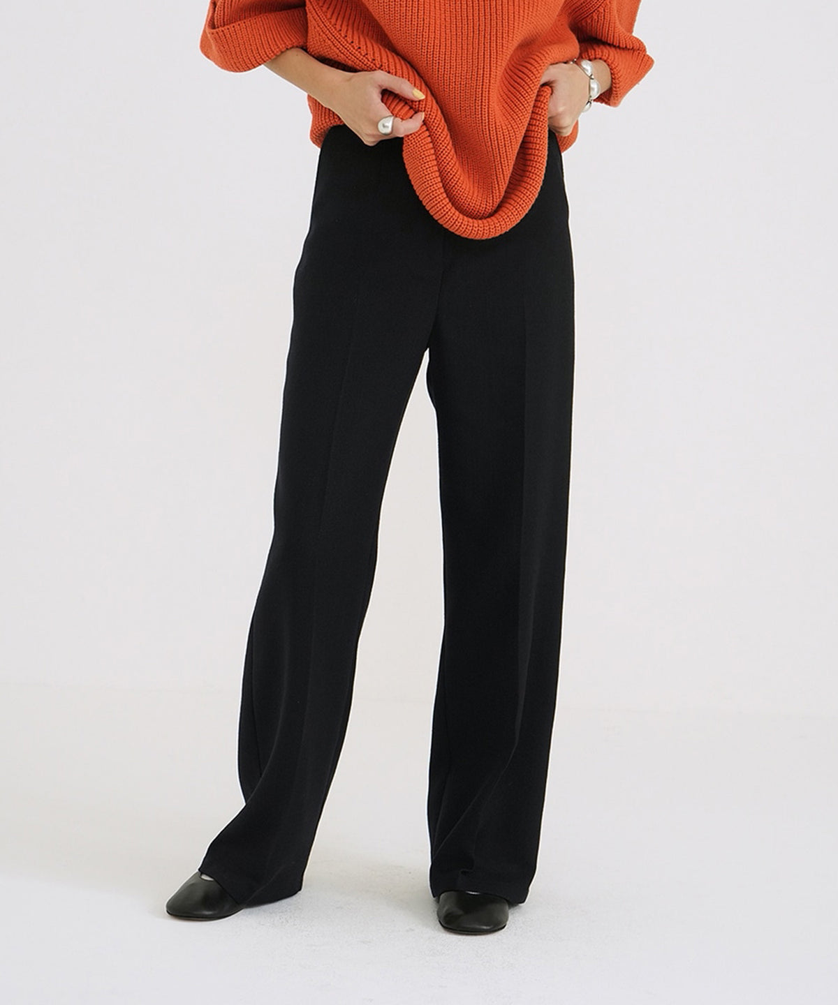 CENTER CLEASE STRAIGHT PANTS