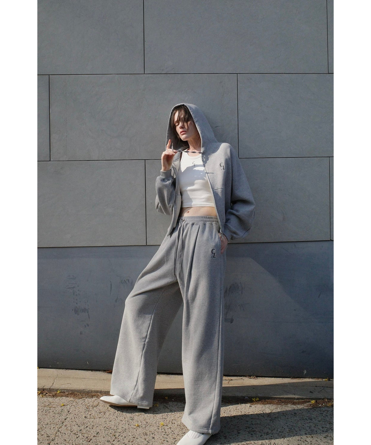 LOGO SWEAT TUCK WIDE PANTS