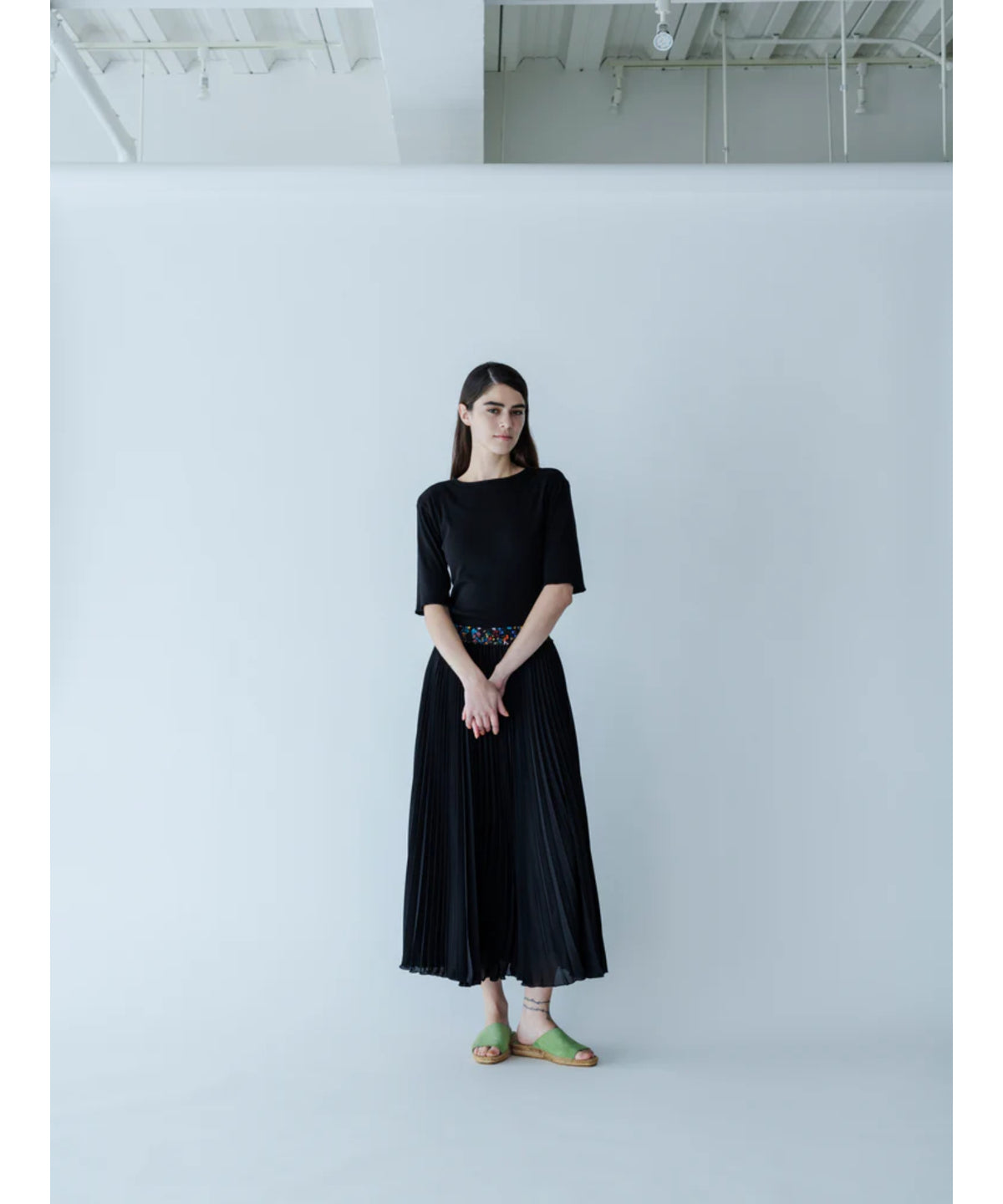 FLOWER WAIST PLEATED SKIRT