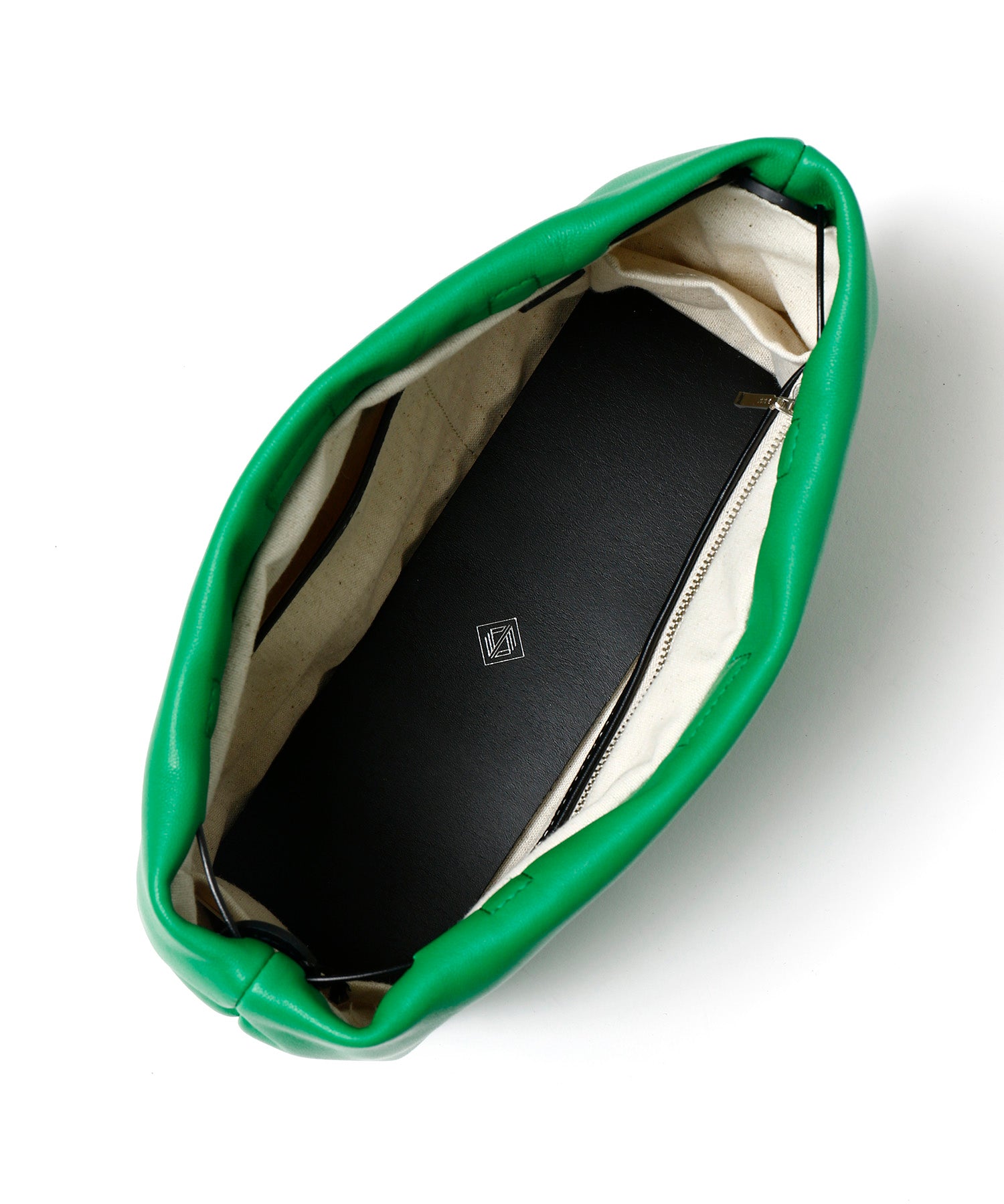 Basic Pouch M (Lamb)