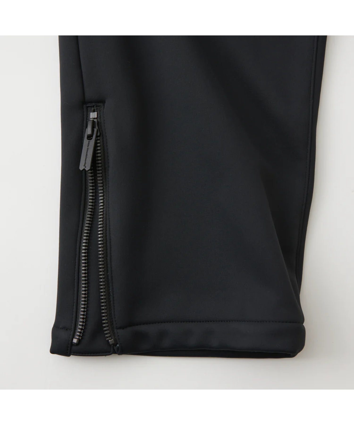 WINDSTOPPER CARGO PANTS