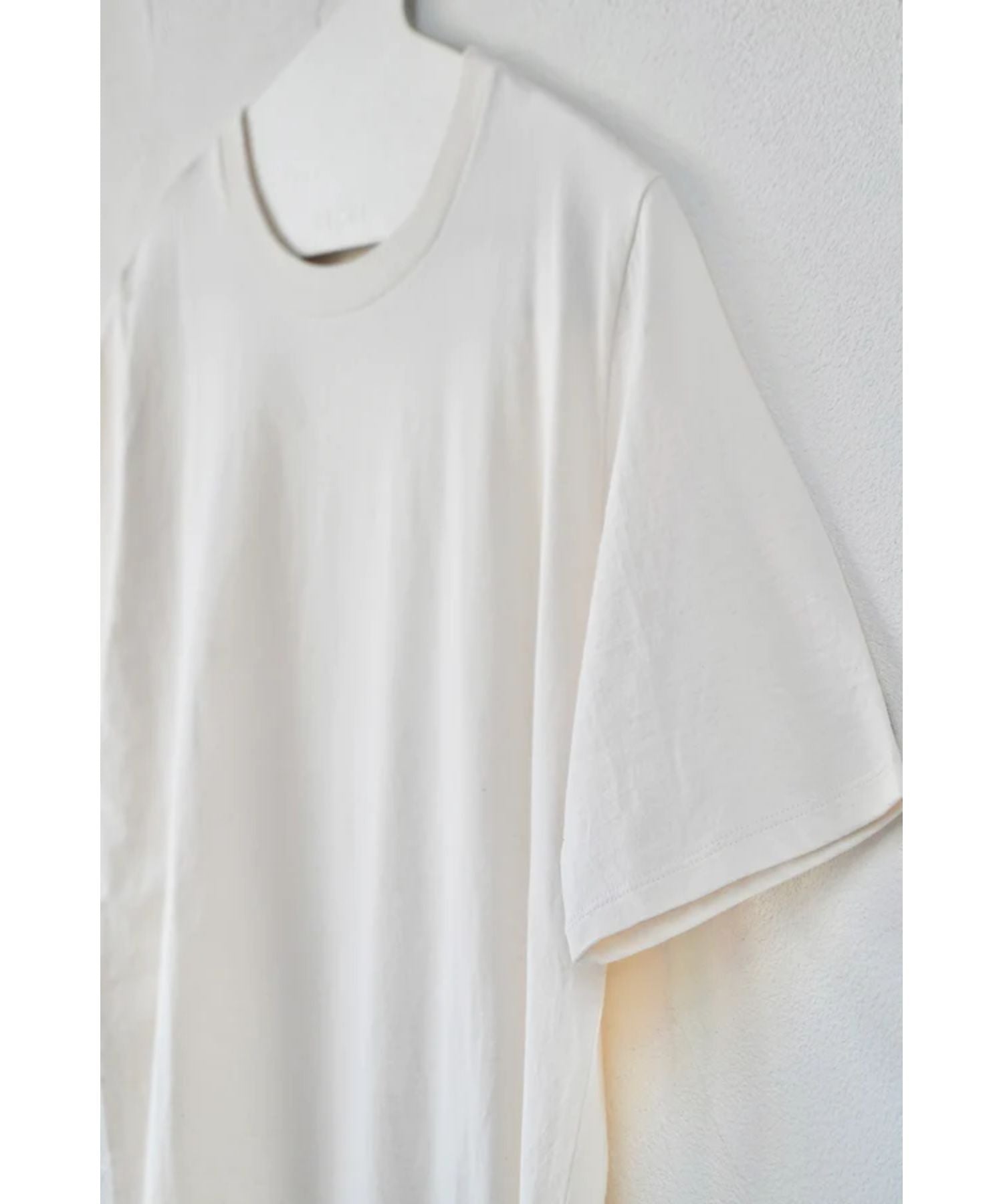 PLAIN TEE