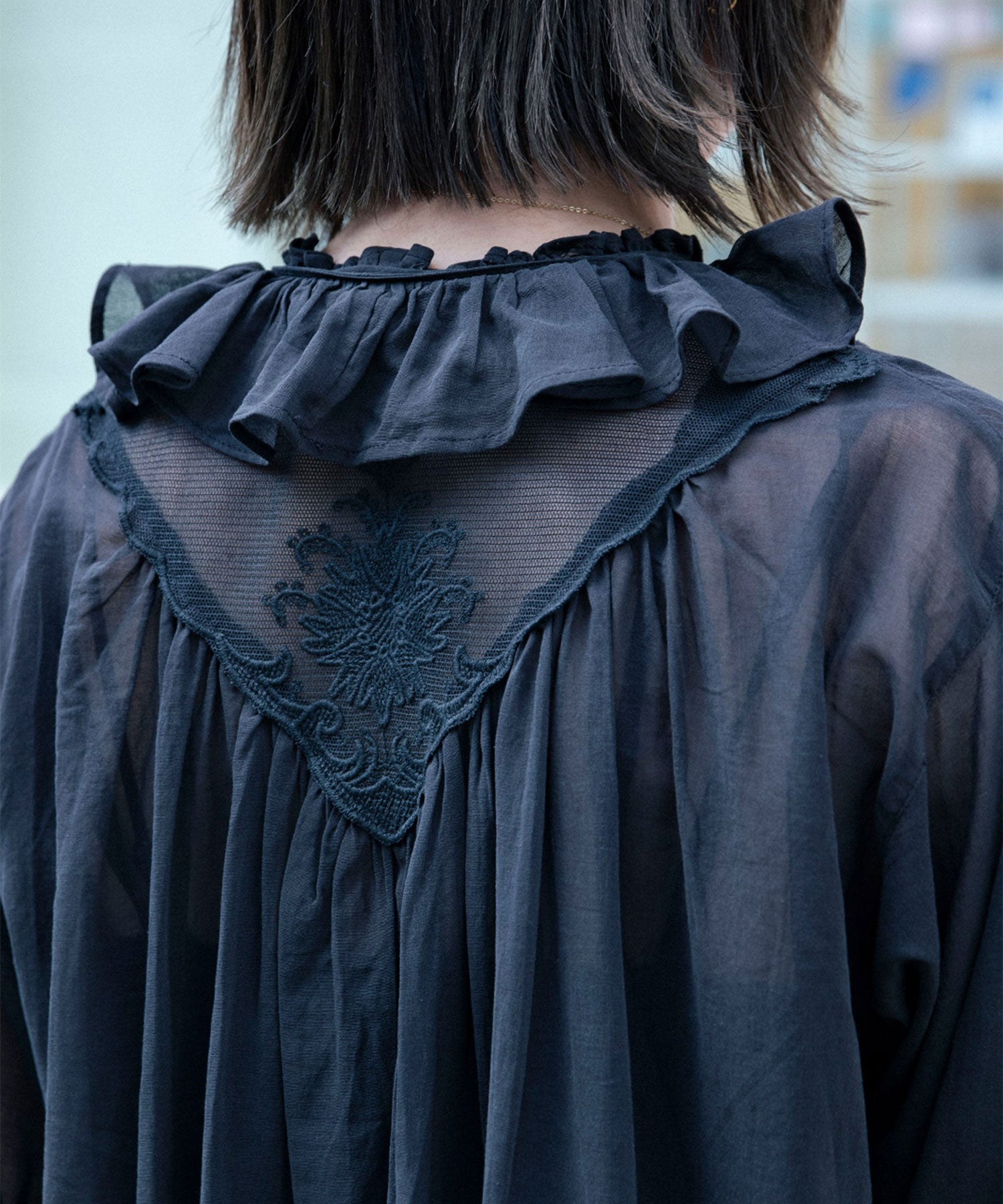 Back Embroidery Sheer Blouse - crinkle crinkle crinkle (クリンクル 