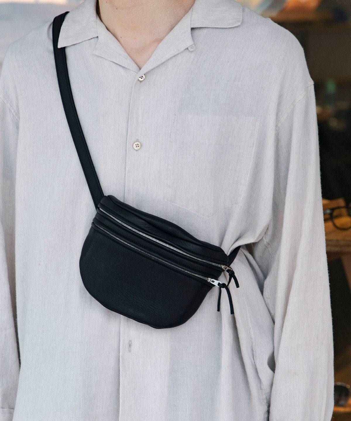 SHOULDER POUCH : S