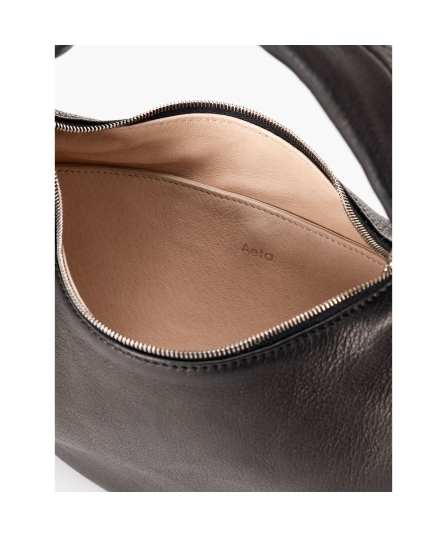 ONE SHOULDER : M
