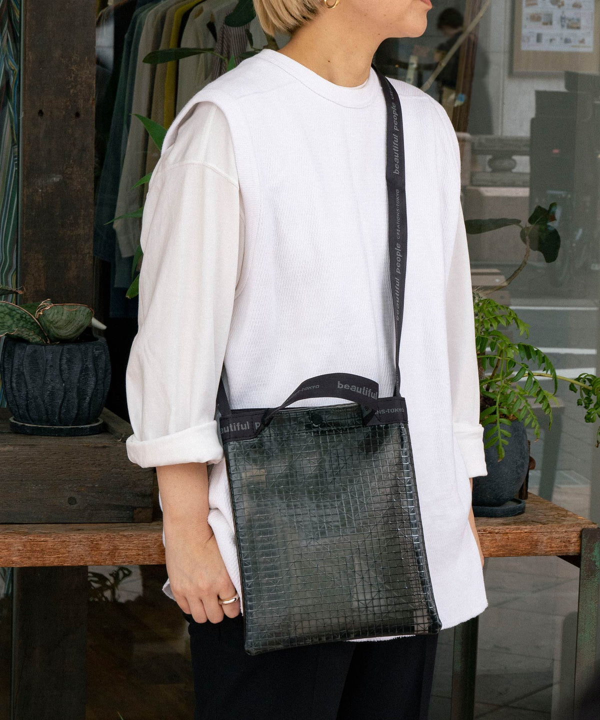 plaid vinyl logo tape sacoche bag