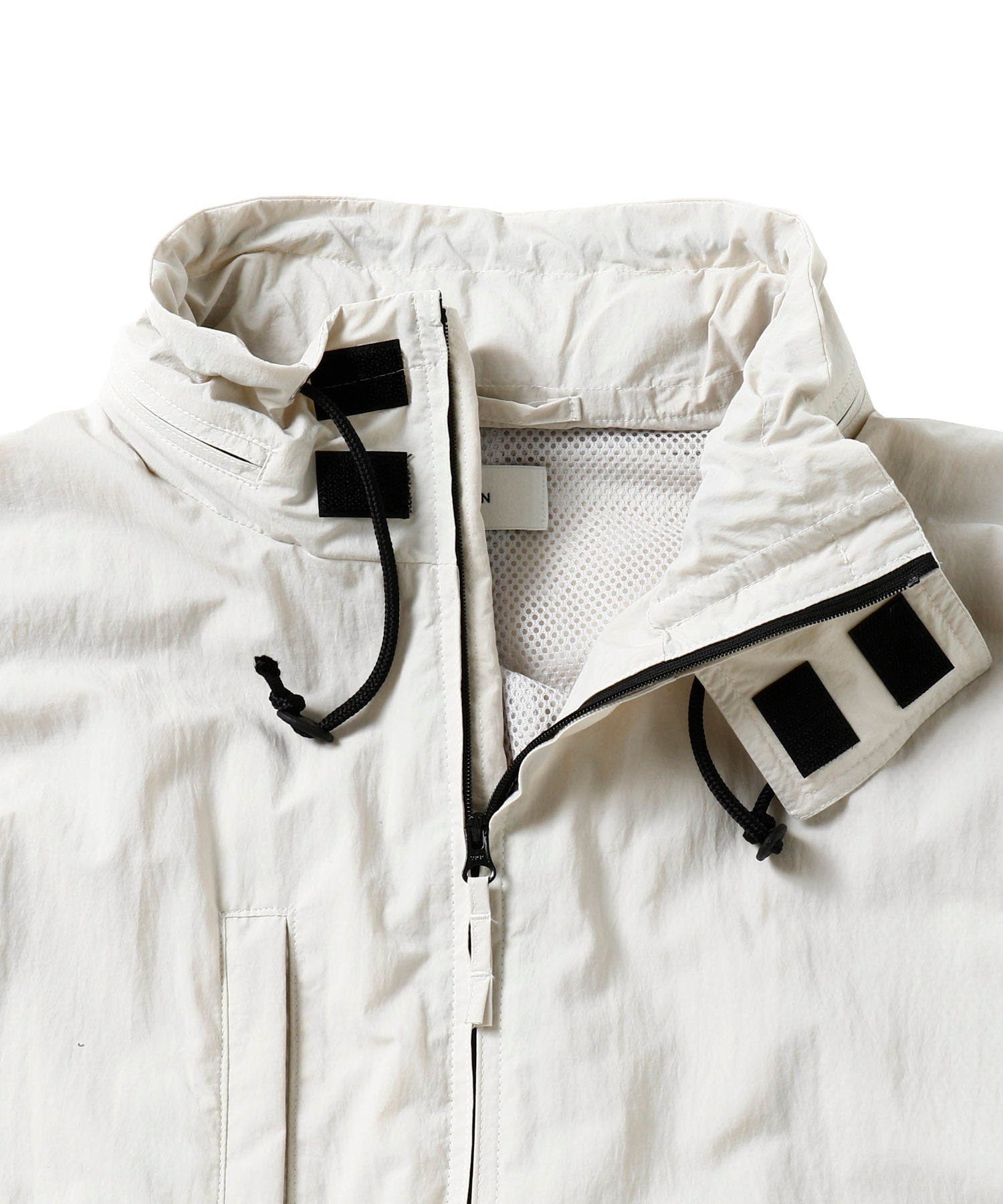TRAVEL NYLON | PACKABLE JACKET