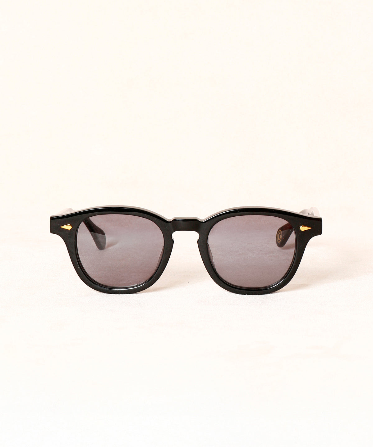 AR 48/22 Black/Gold Rivet