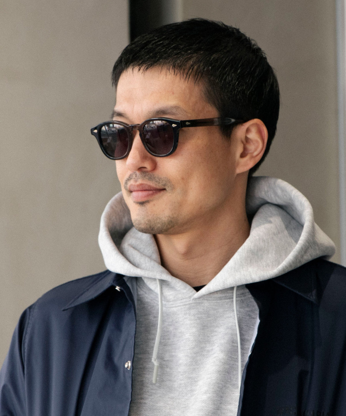 AR 48/22 / BLACK SHADOW