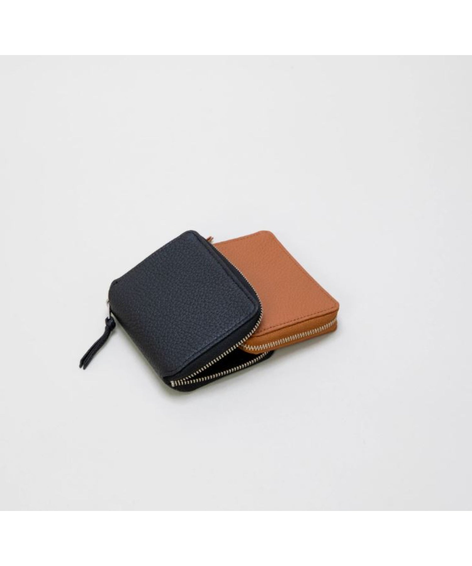 CRISPANIL ROUND PALM WALLET