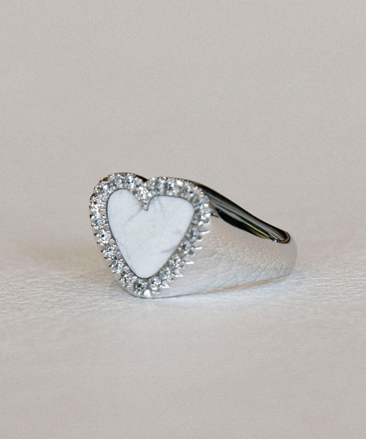 DIAMOND HEART STONE RING