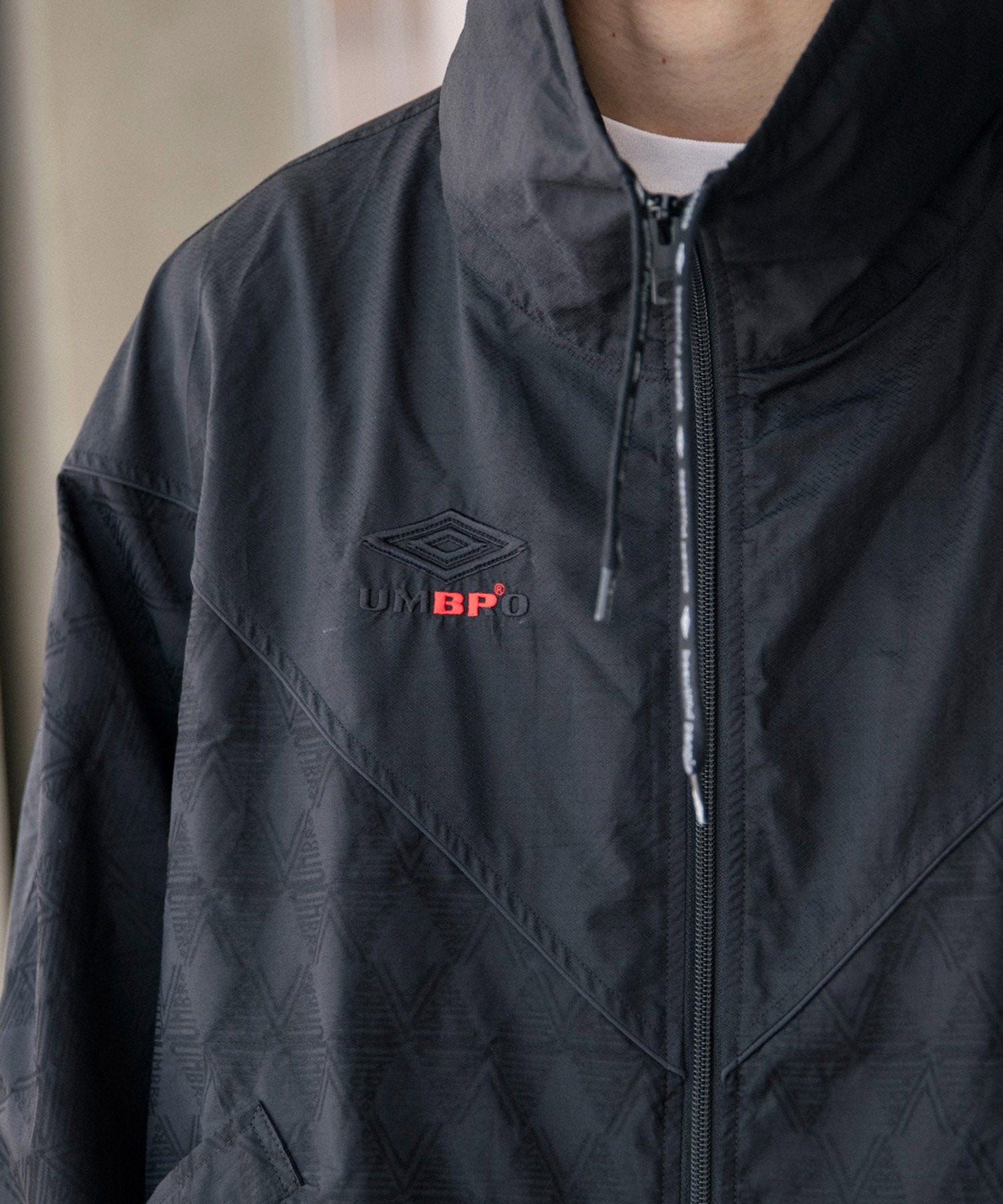 UMBRO double-end nylon track jacket