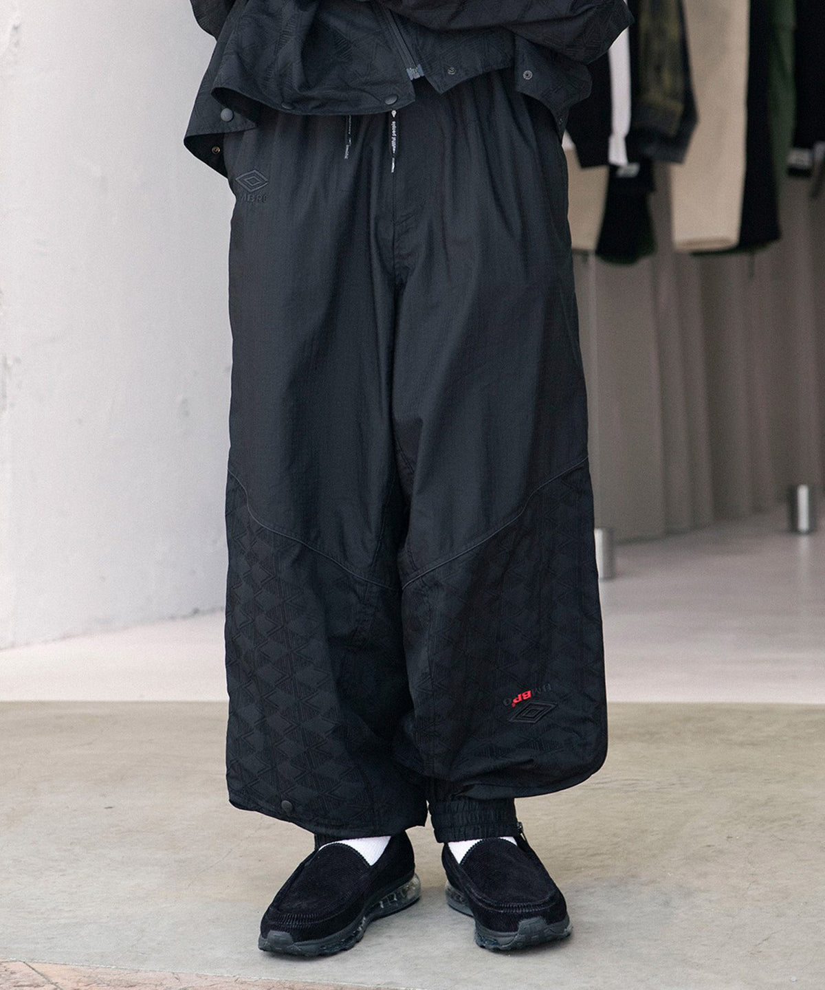 UMBRO double-end nylon track pants