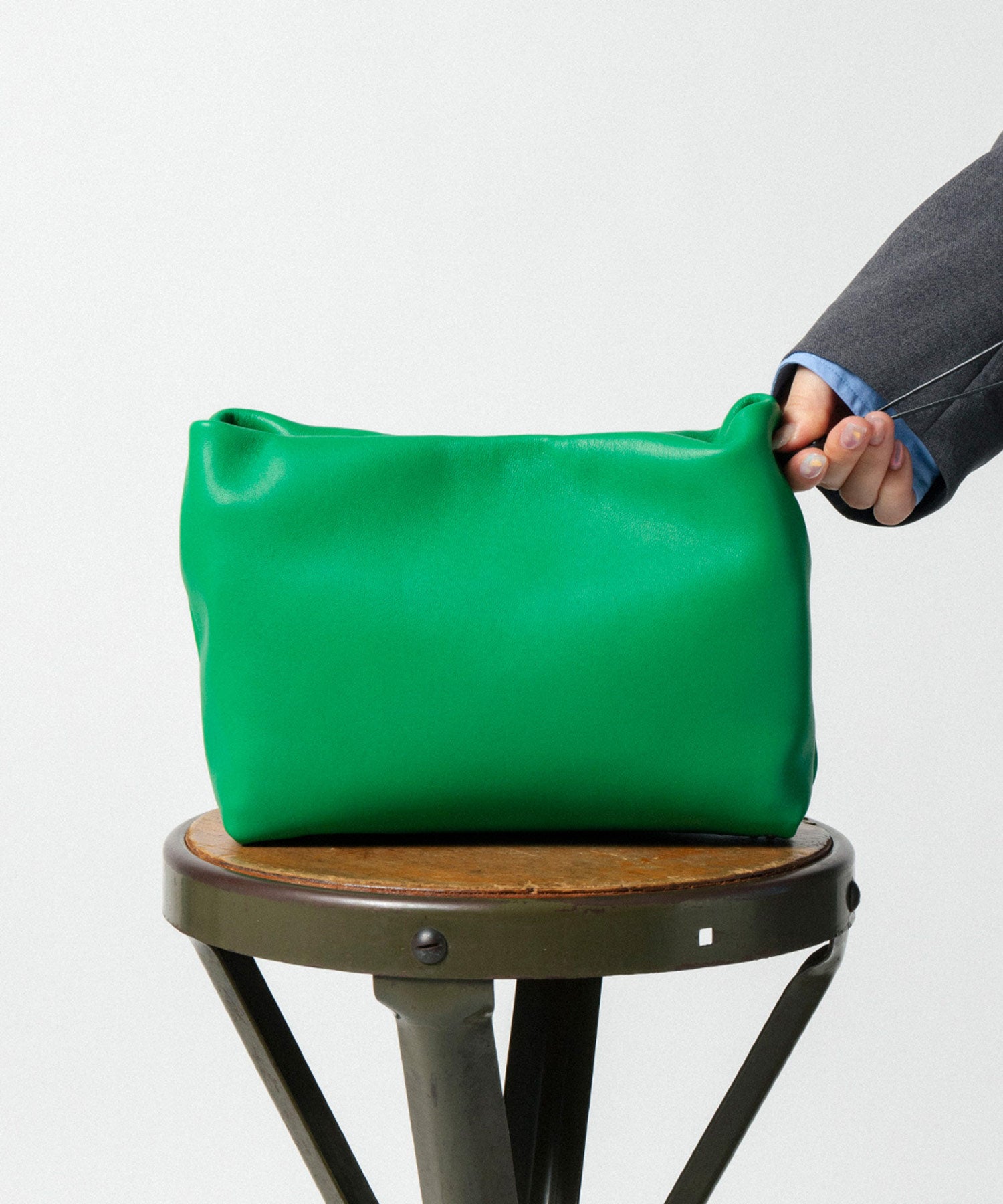 Basic Pouch M (Lamb)