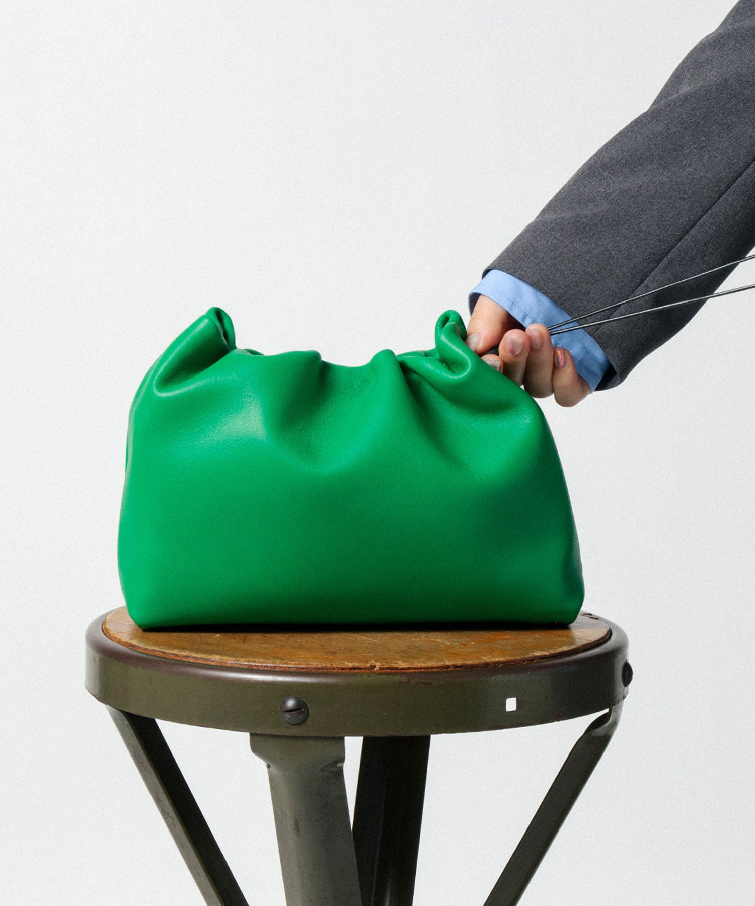 Basic Pouch M (Lamb)