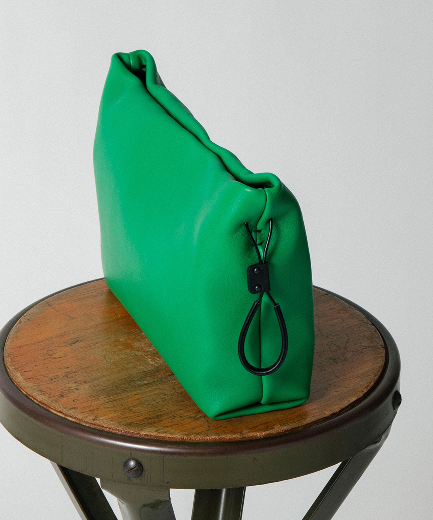 Basic Pouch M (Lamb)