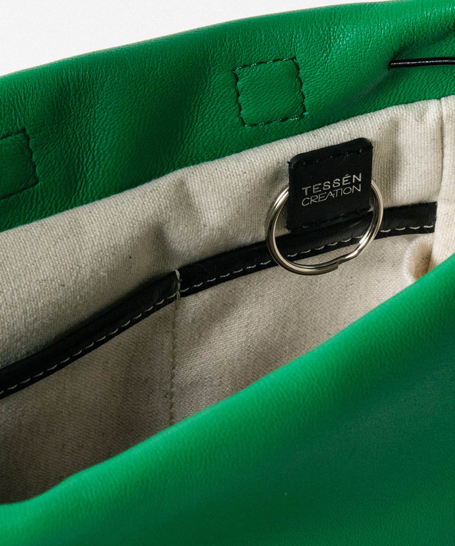 Basic Pouch M (Lamb)