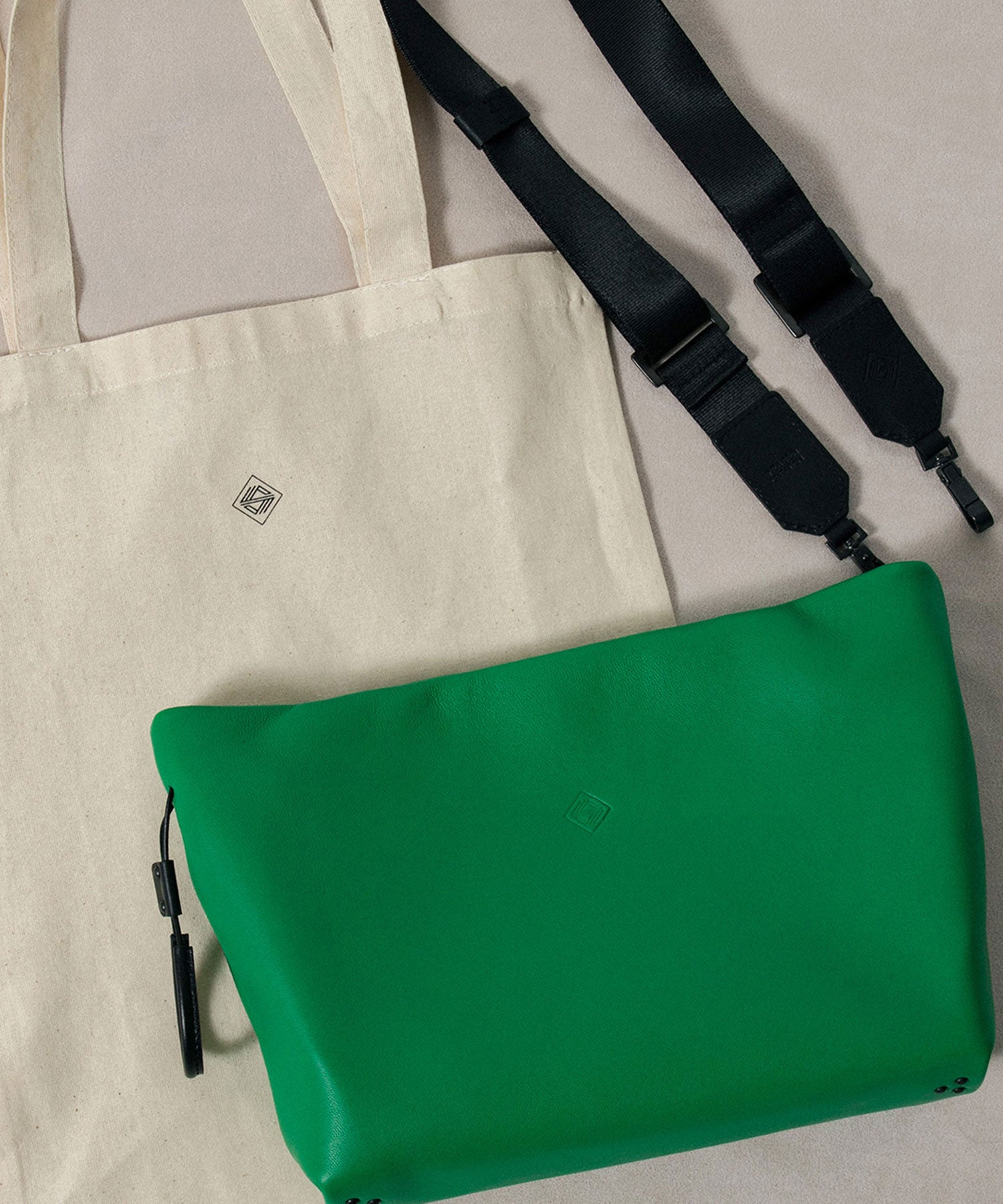 Basic Pouch M (Lamb)