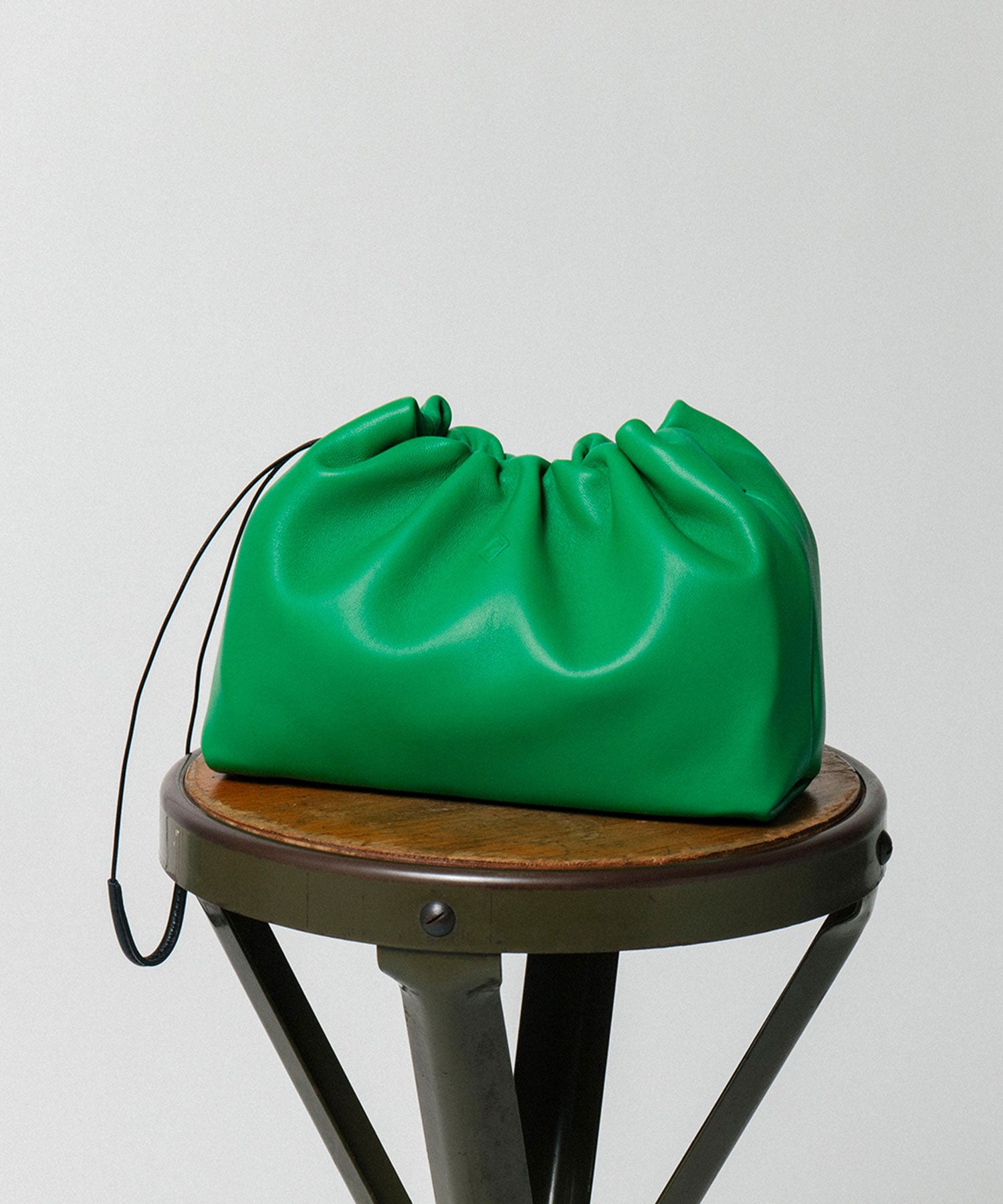 Basic Pouch M (Lamb)