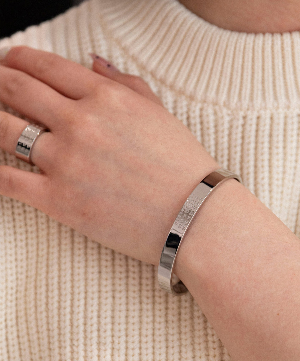 「ニューメリック」ミニマル カフブレスレット