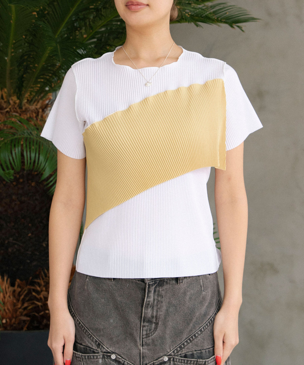 SPIRAL WAVE SHORT SLEEVE TOP