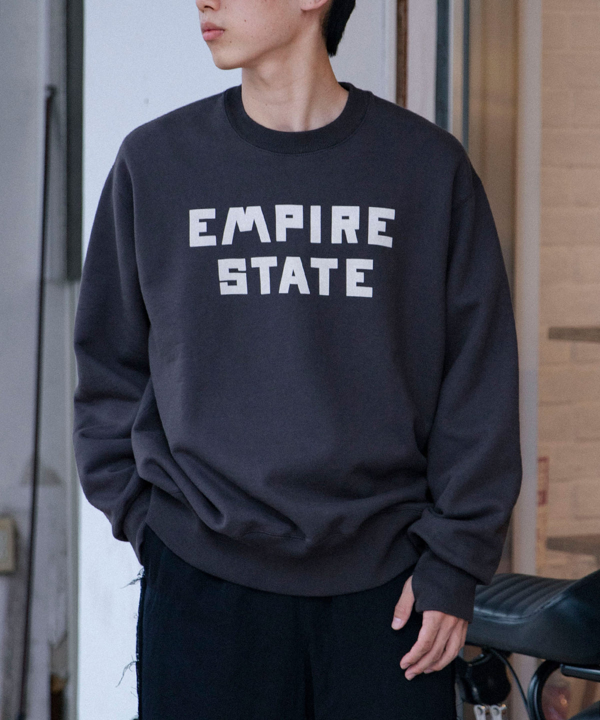Unlikely Simple Sweat Crew "EMPIRE STATE"
