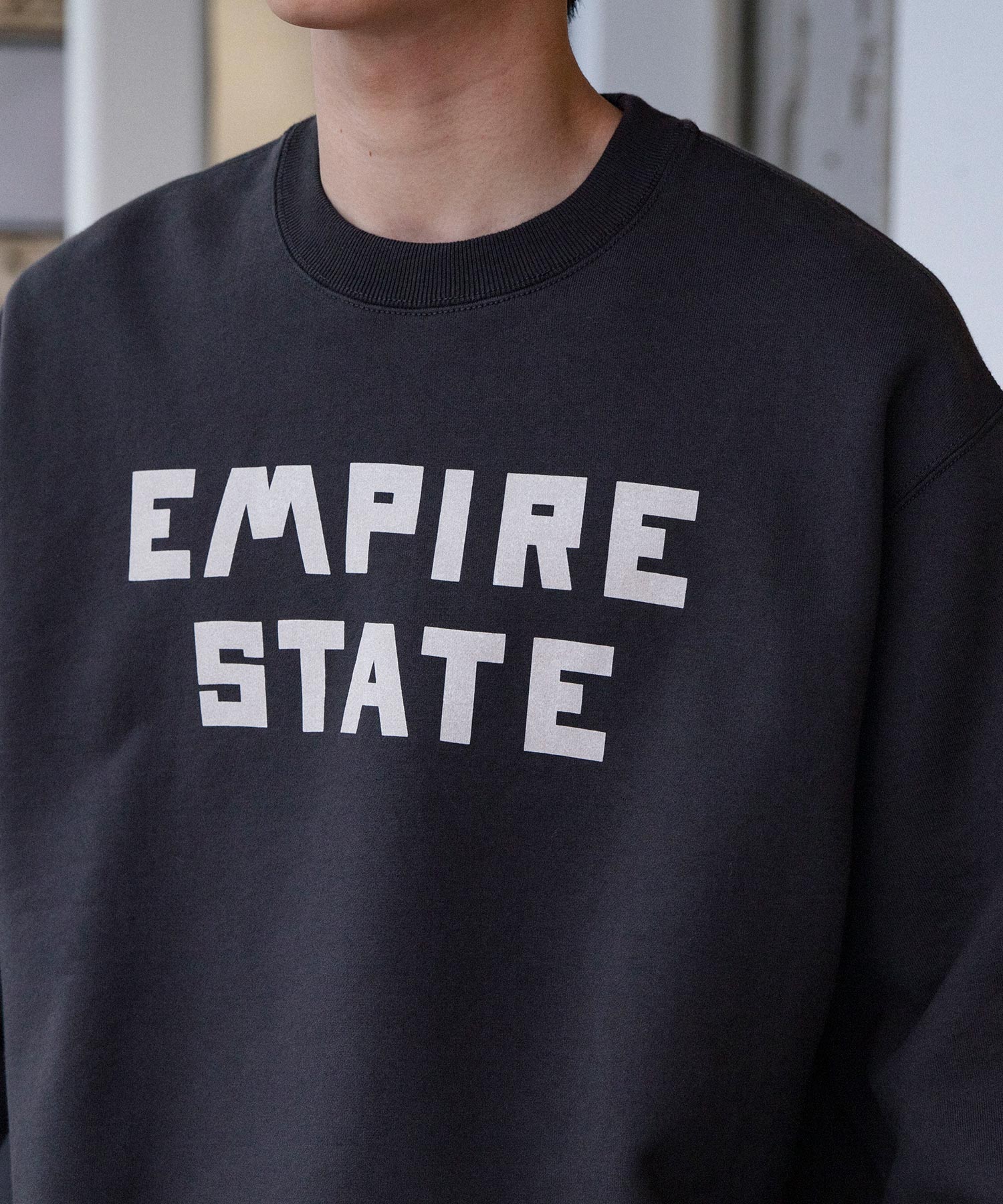 Unlikely Simple Sweat Crew "EMPIRE STATE"