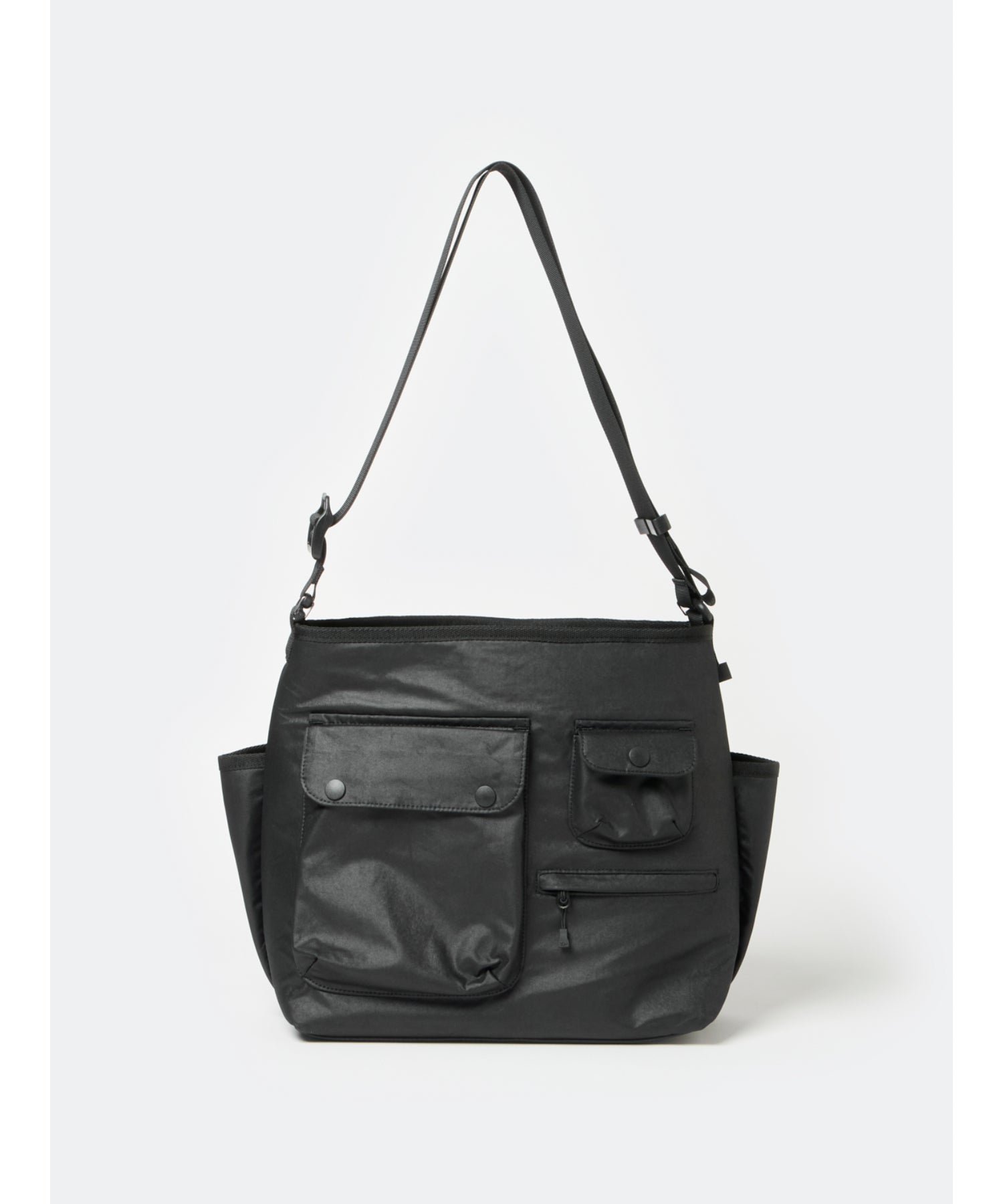 TECH REVERSIBLE ONE SHOULDER BAG