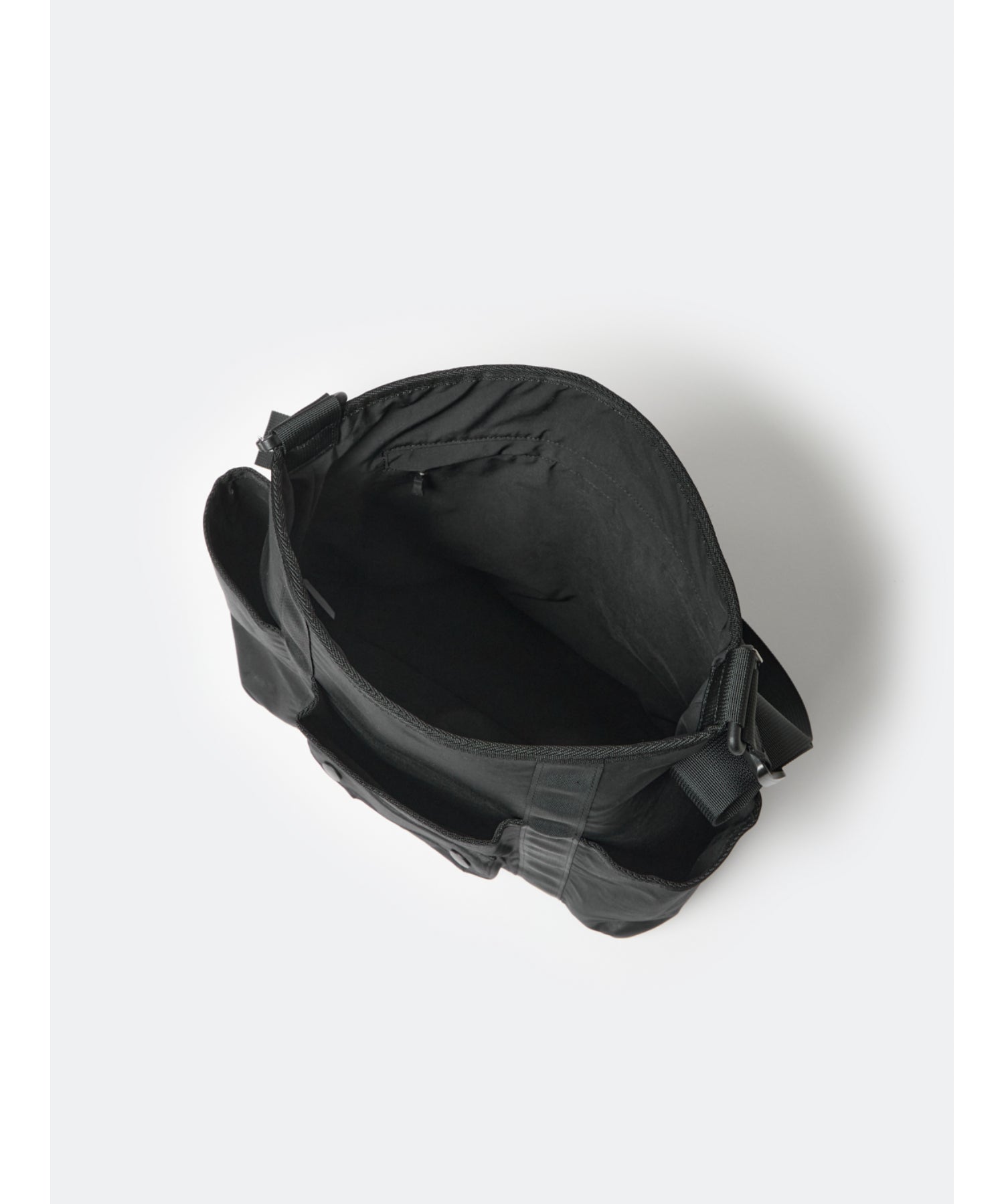 TECH REVERSIBLE ONE SHOULDER BAG