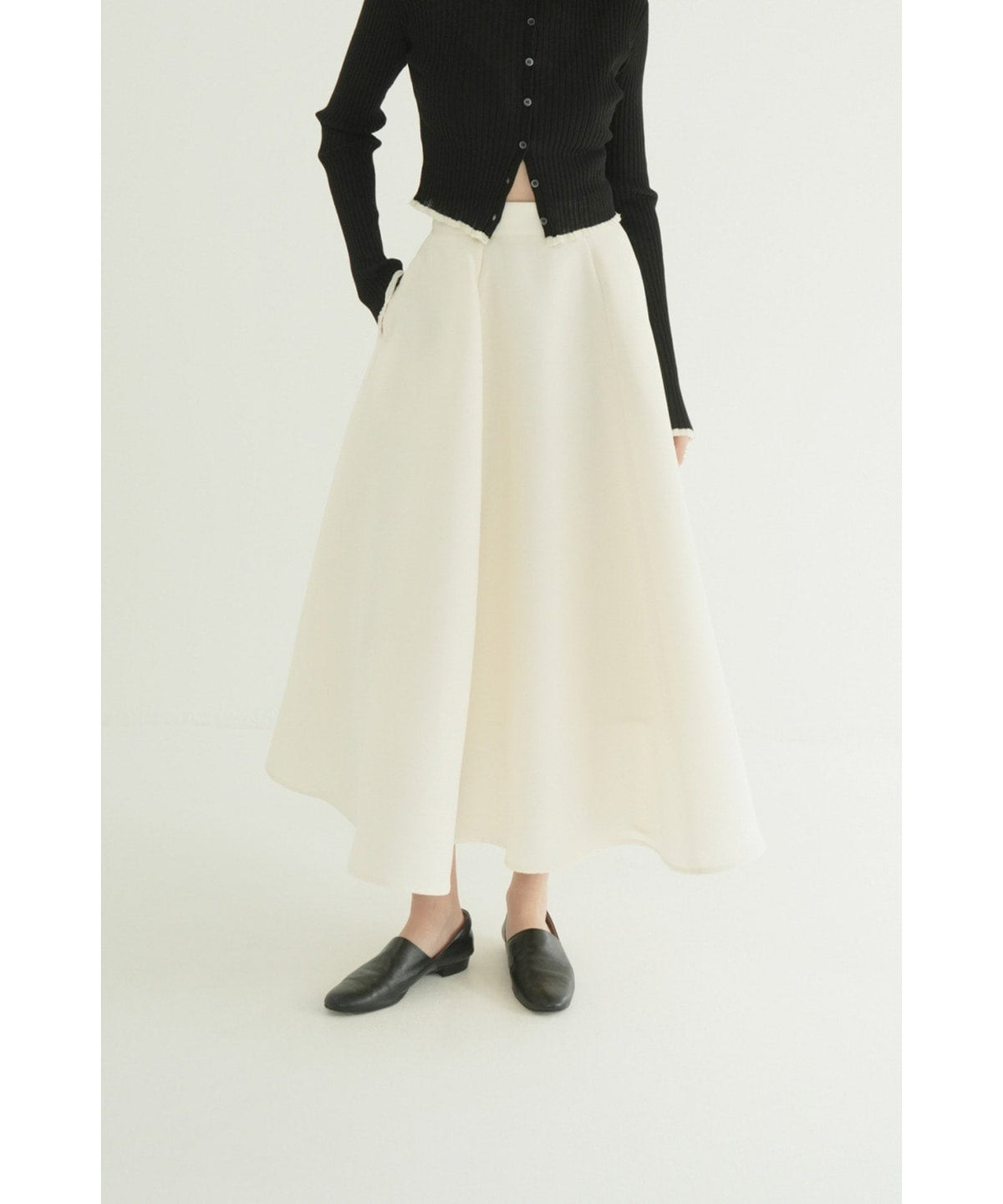 VOLUME FLARE SKIRT