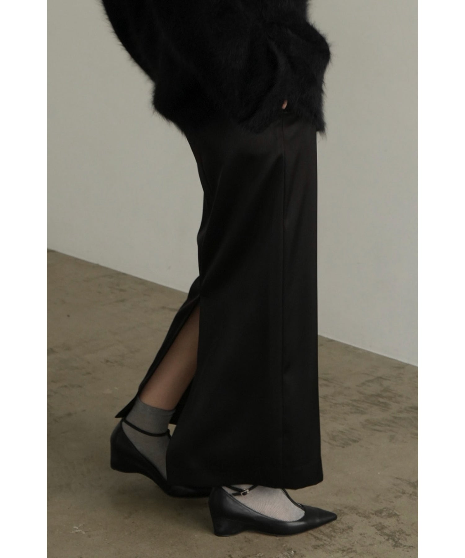 2WAY ADJUST SATIN STRAIGHT SKIRT