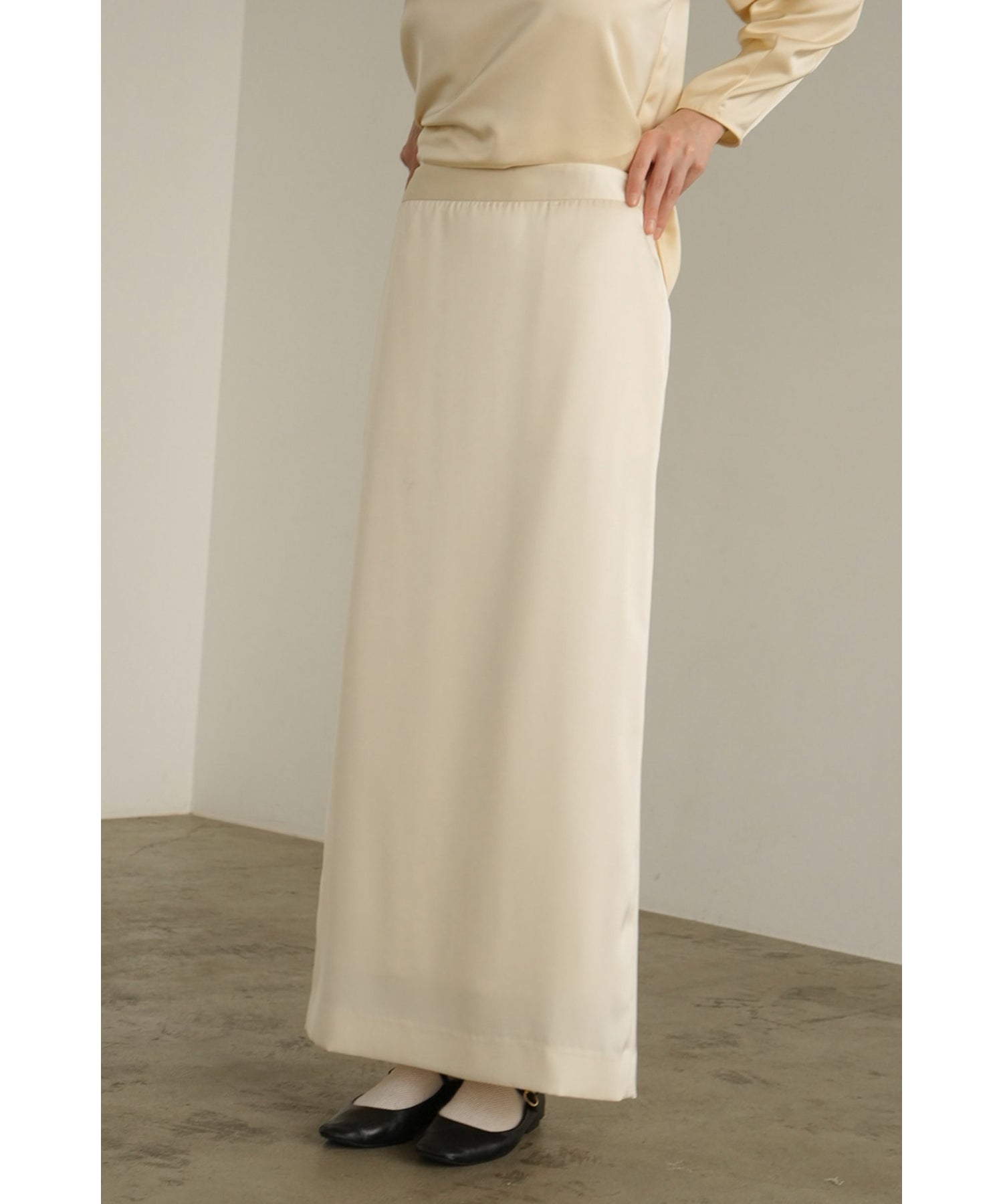 2WAY ADJUST SATIN STRAIGHT SKIRT