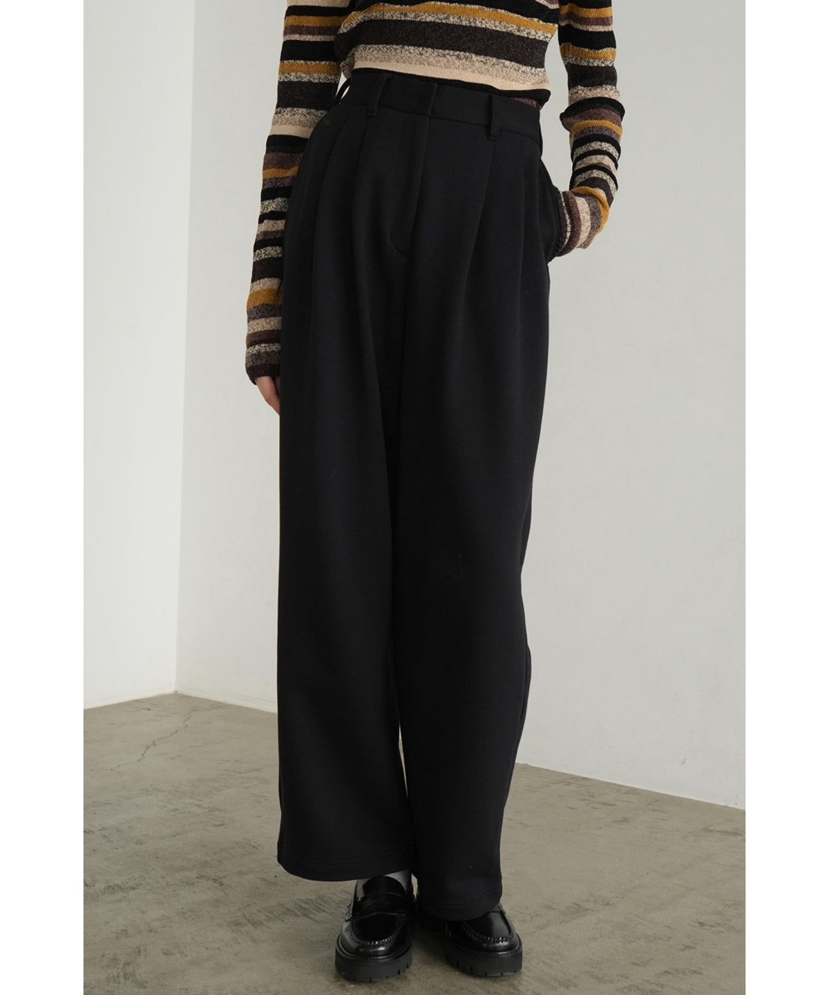 TWO TUCK SWEAT PANTS