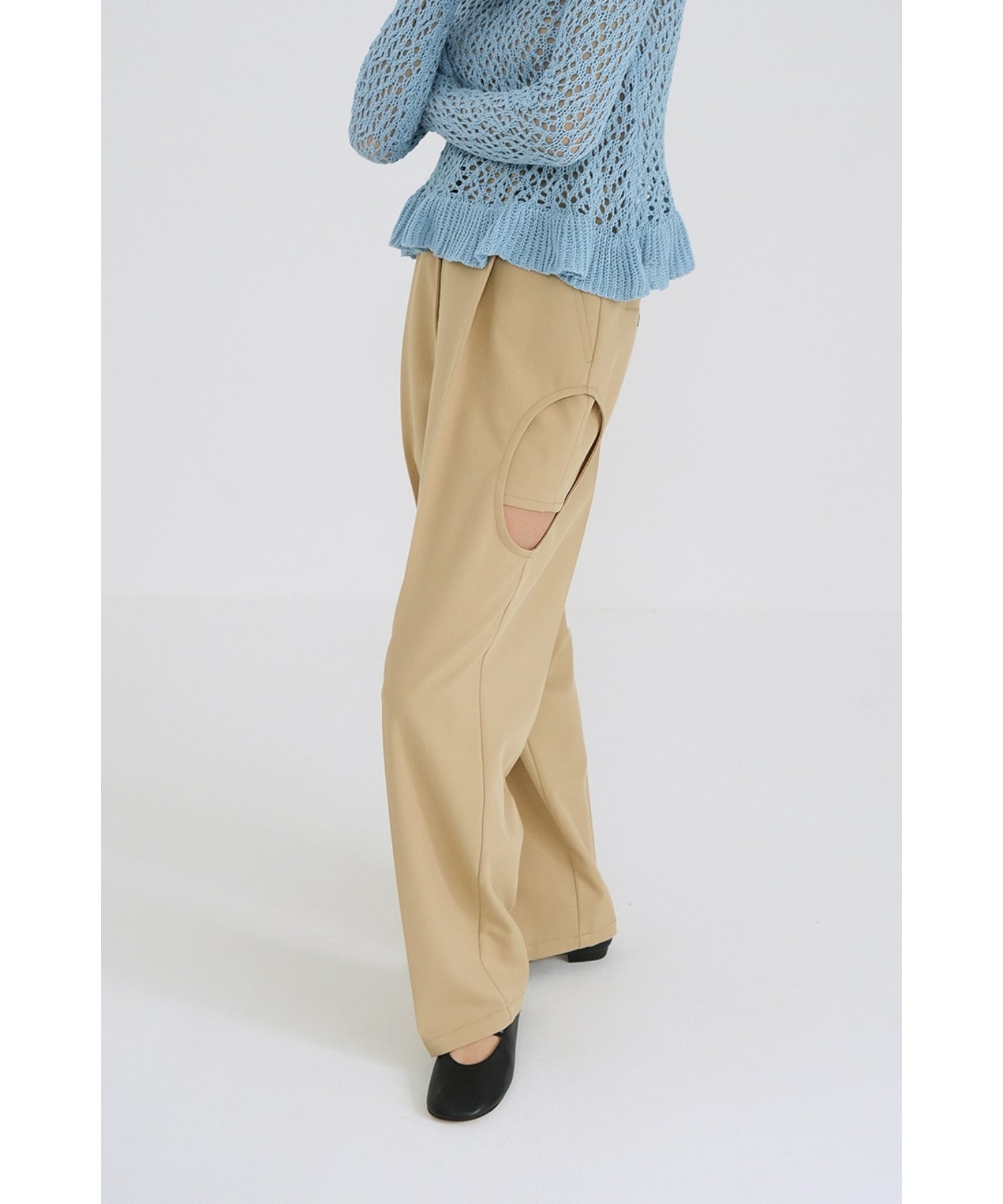 SIDE CIRCLE CUT PANTS