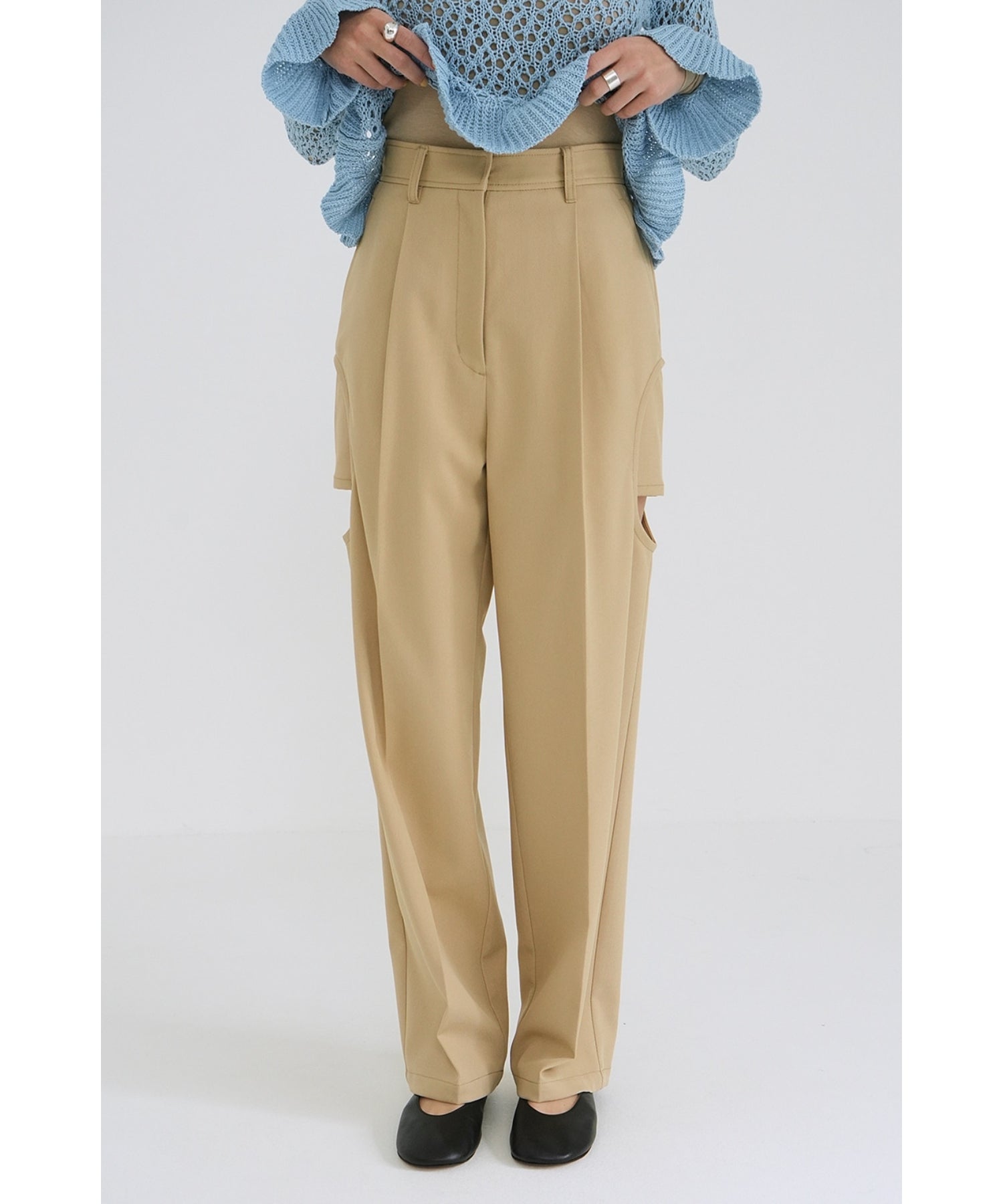 SIDE CIRCLE CUT PANTS
