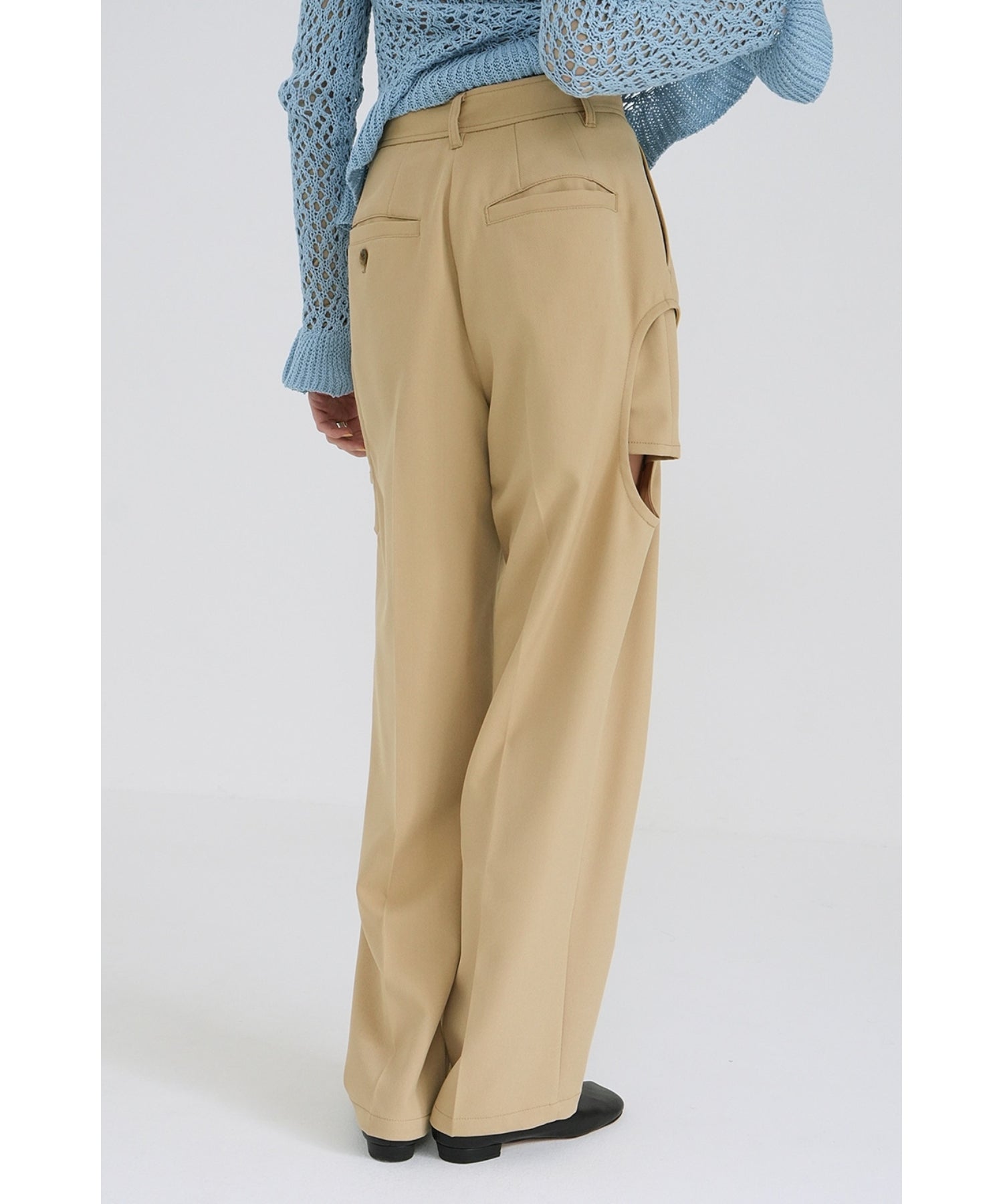 SIDE CIRCLE CUT PANTS