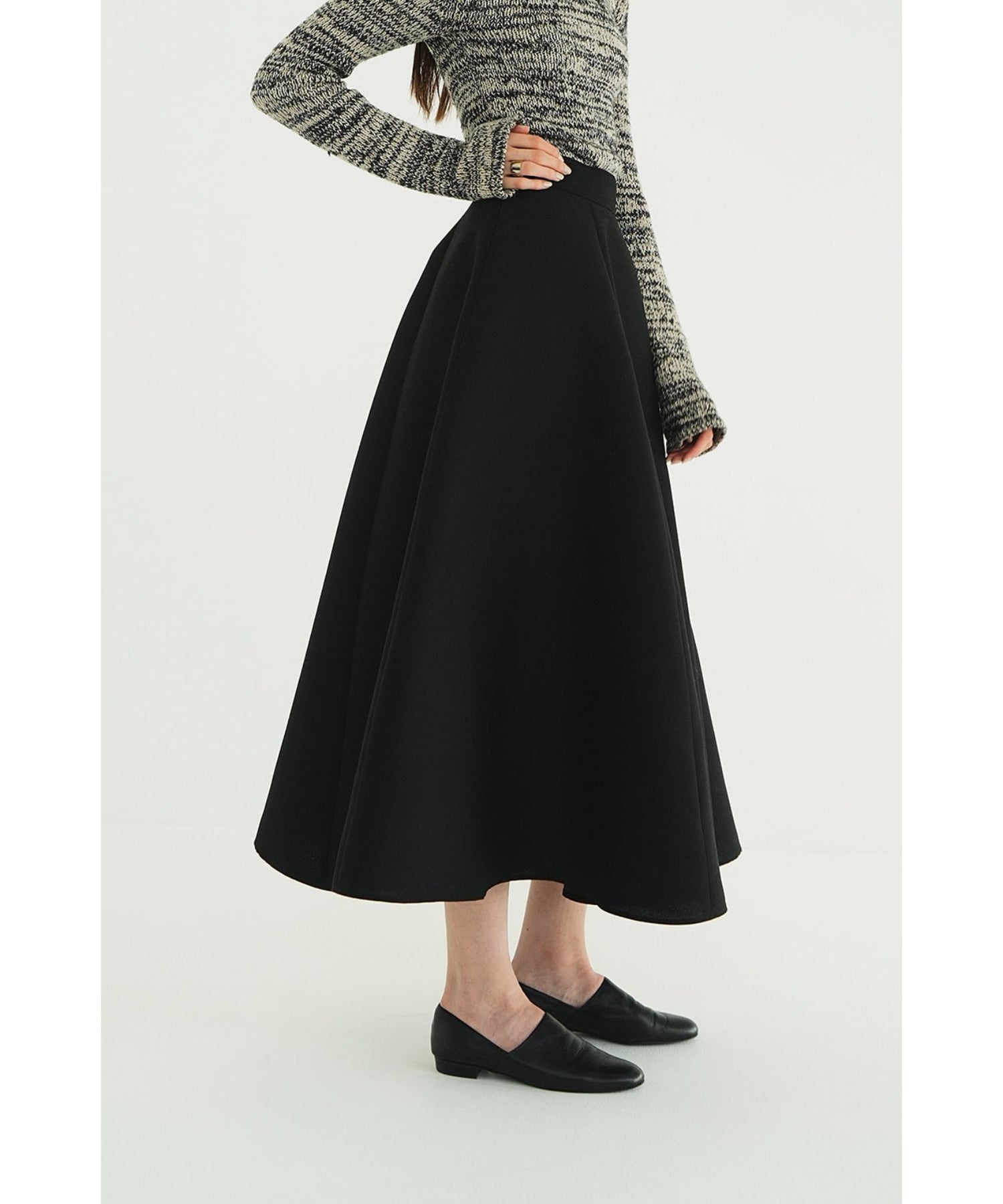 VOLUME FLARE SKIRT