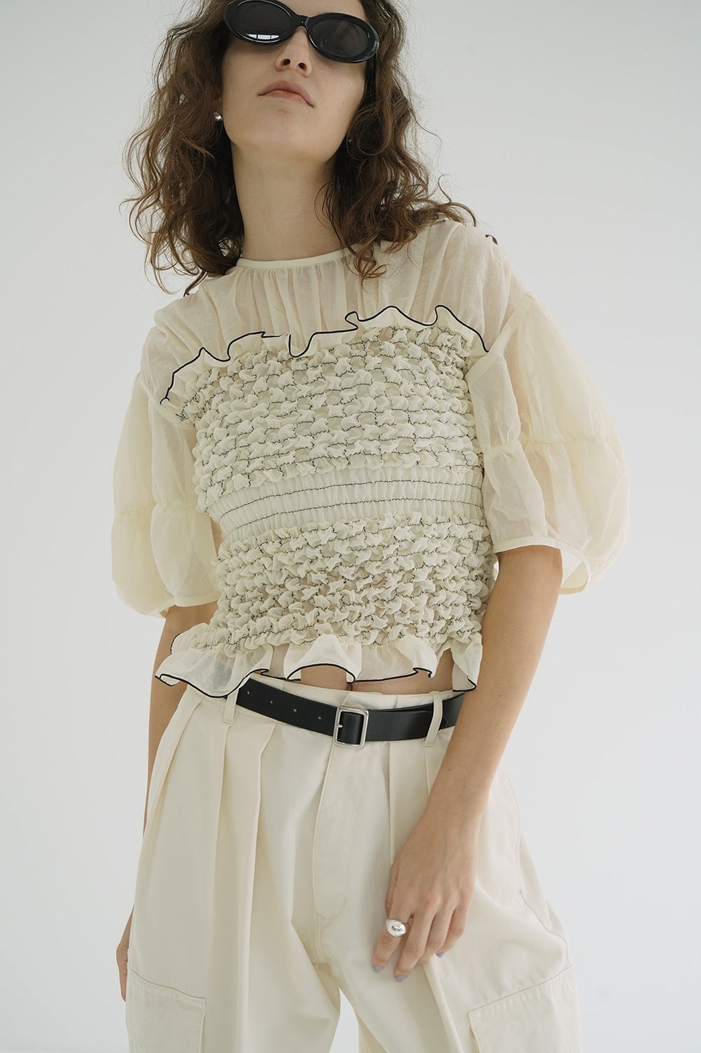 COLOR STITCHED SHIRRING TOPS
