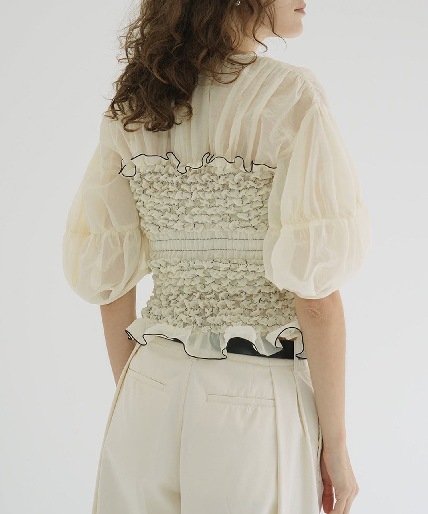 COLOR STITCHED SHIRRING TOPS