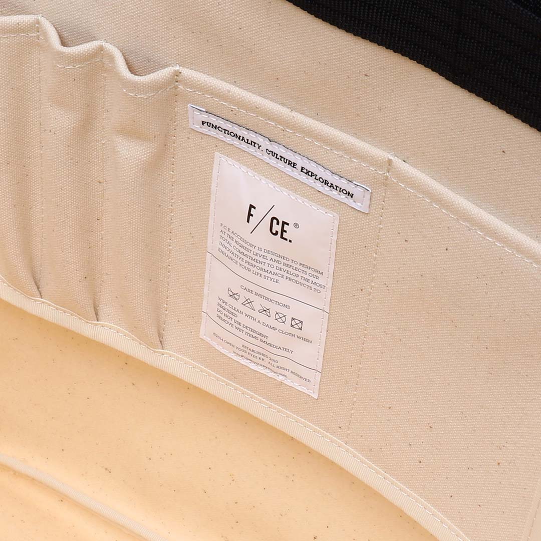 W.R CANVAS M.TOTE